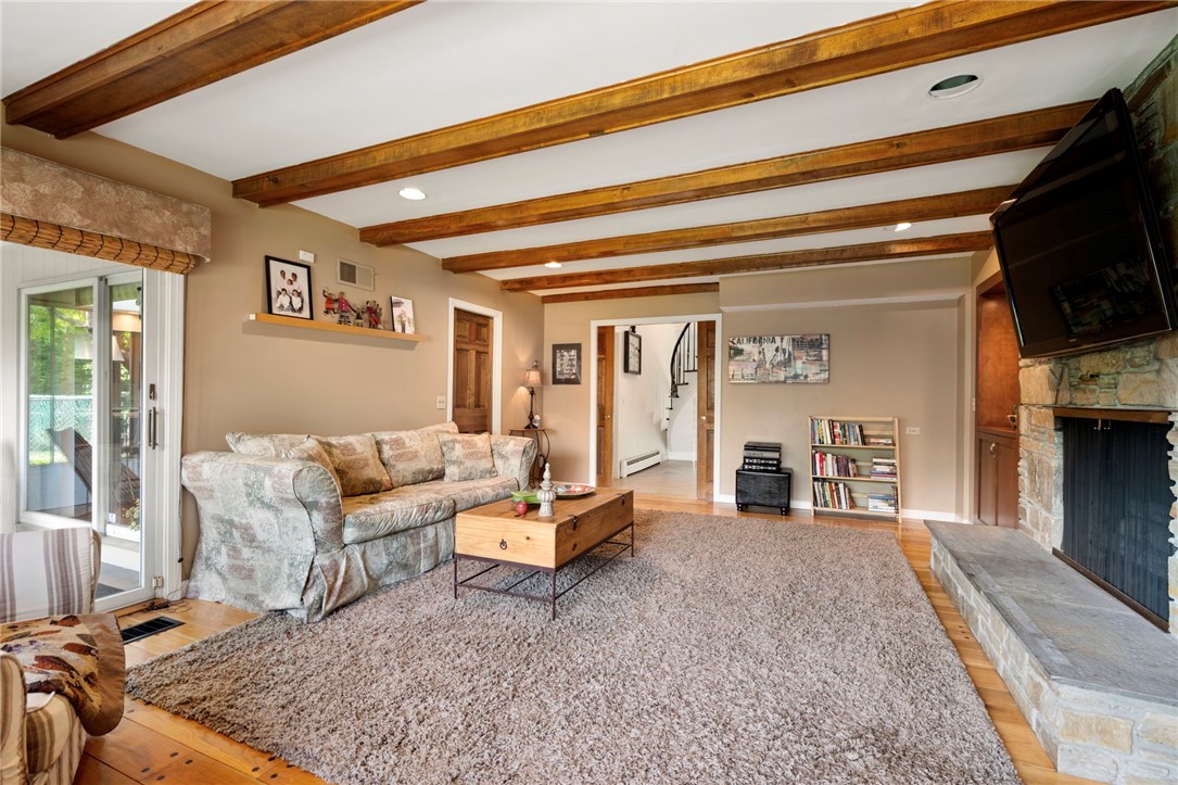 Cranston, Rhode Island, 02920, United States, 4 Bedrooms Bedrooms, ,5 BathroomsBathrooms,Residential,For Sale,1916755