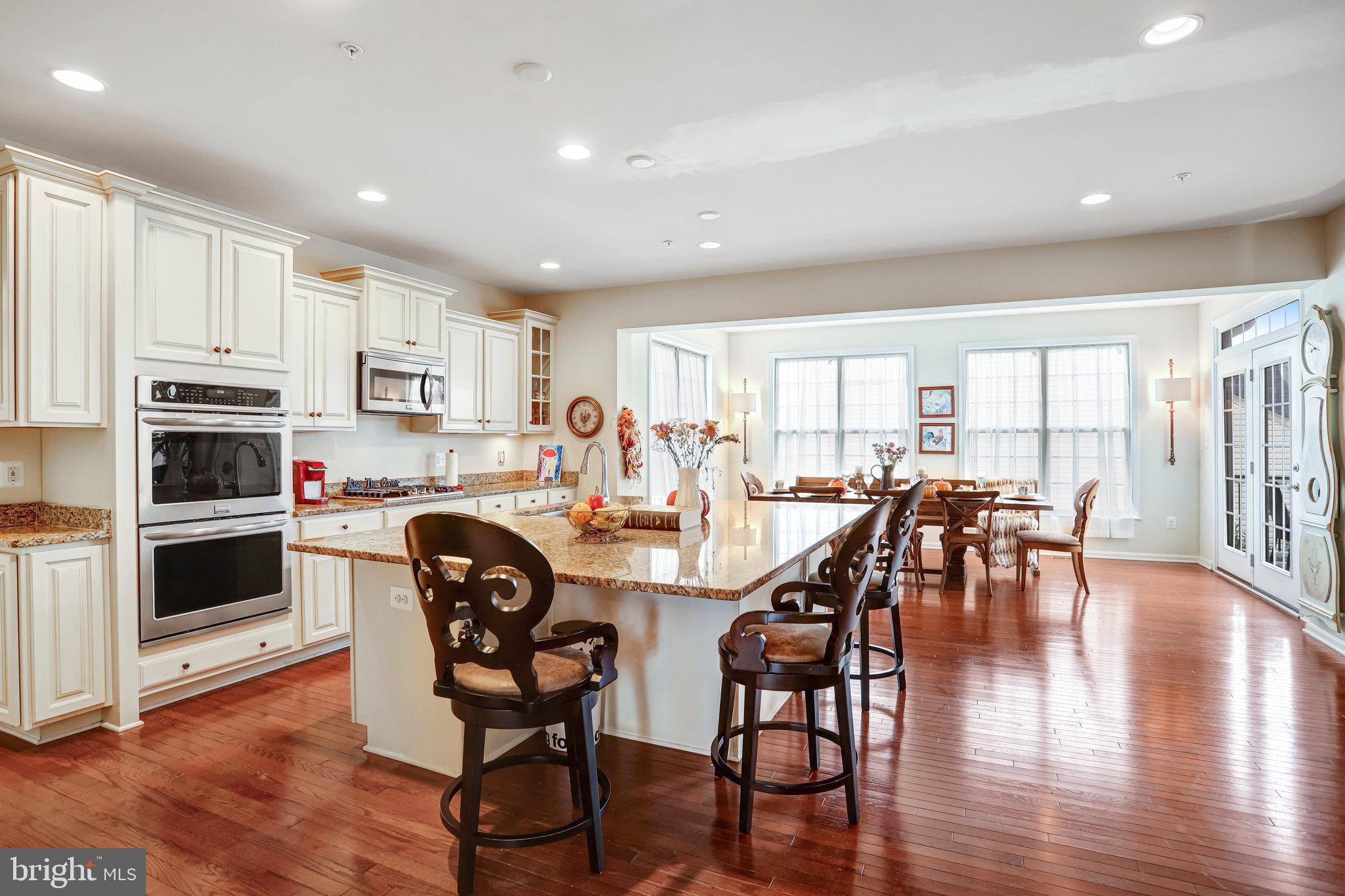 Lanham, Maryland, 20706, United States, 6 Bedrooms Bedrooms, ,5 BathroomsBathrooms,Residential,For Sale,2002849