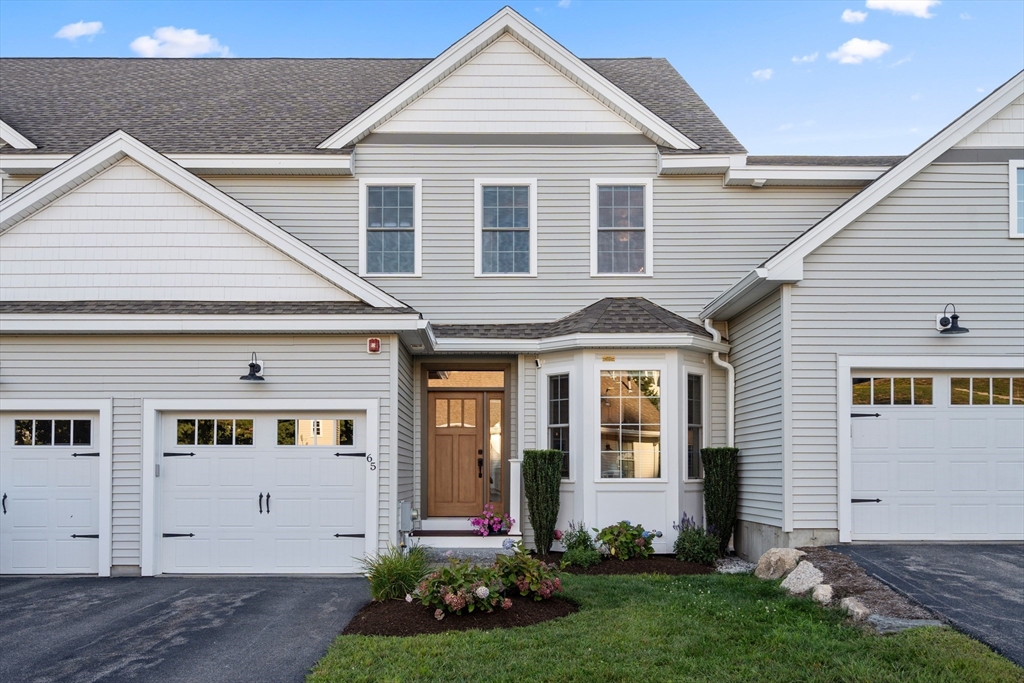 Holliston, Massachusetts, 01746, United States, 2 Bedrooms Bedrooms, ,3 BathroomsBathrooms,Residential,For Sale,1940343