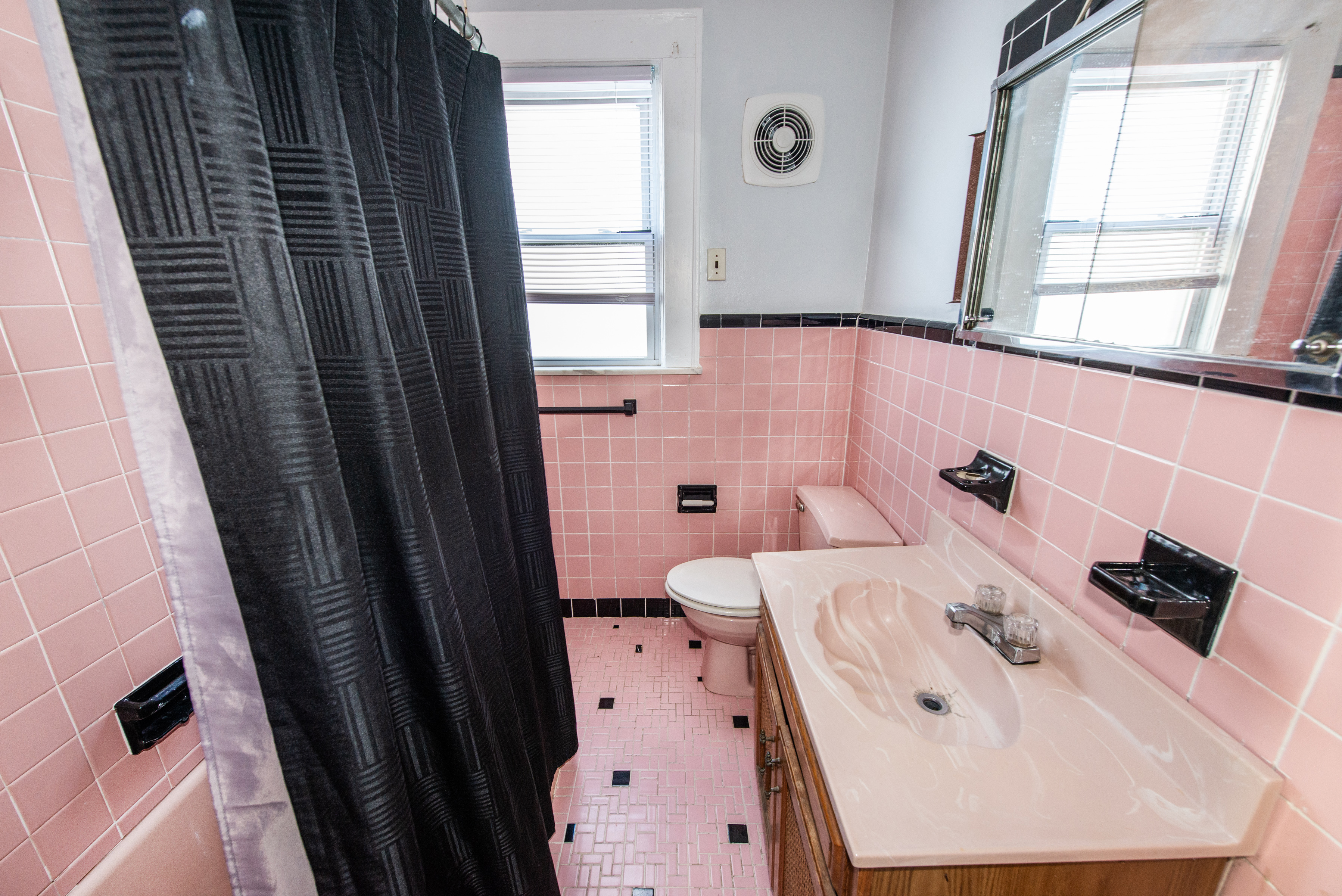 Belleville, New Jersey, 07109, United States, 4 Bedrooms Bedrooms, ,2 BathroomsBathrooms,Residential,For Sale,1977924