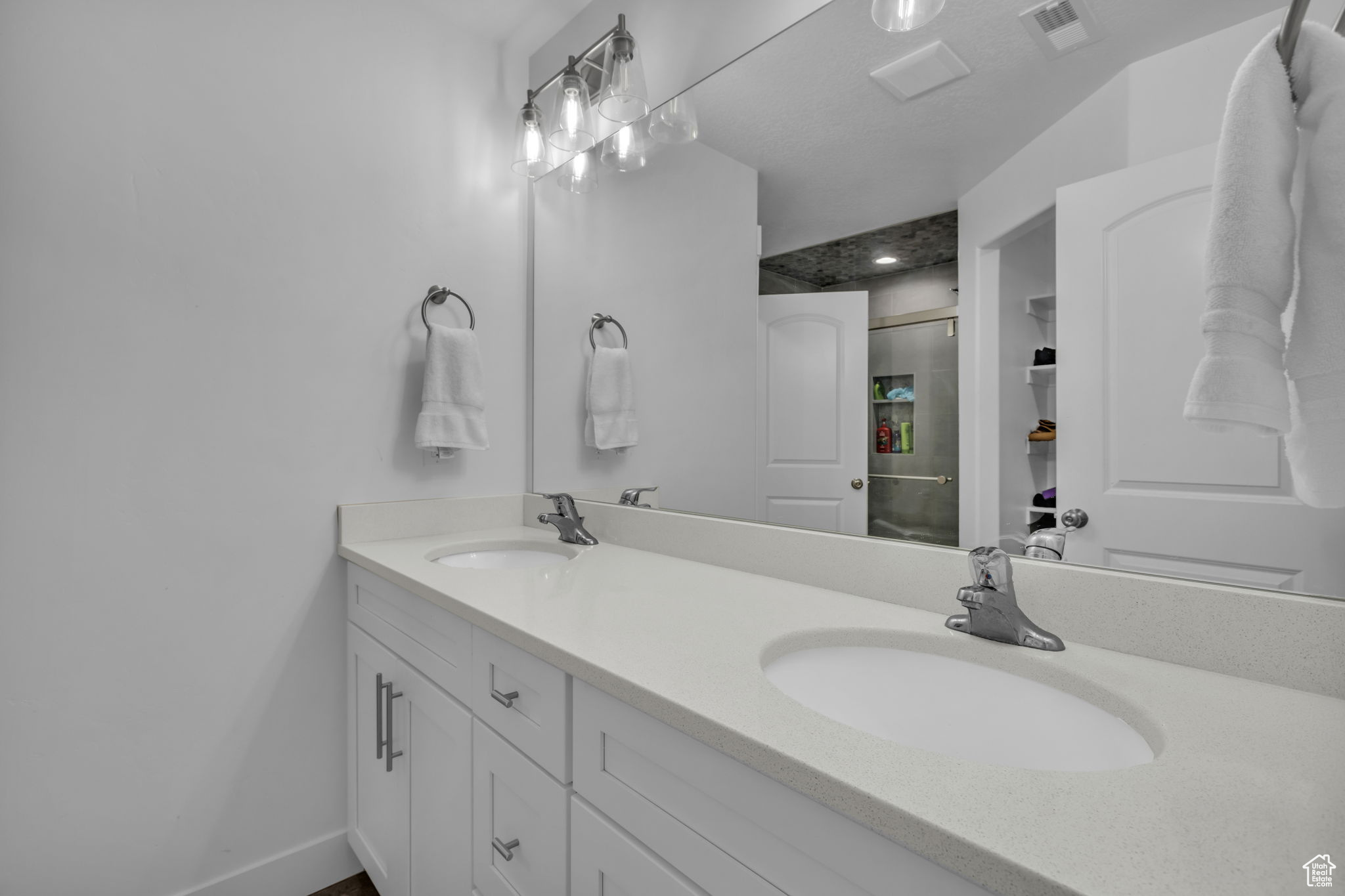 Herriman, Utah, 84096, United States, 4 Bedrooms Bedrooms, ,4 BathroomsBathrooms,Residential,For Sale,1907330