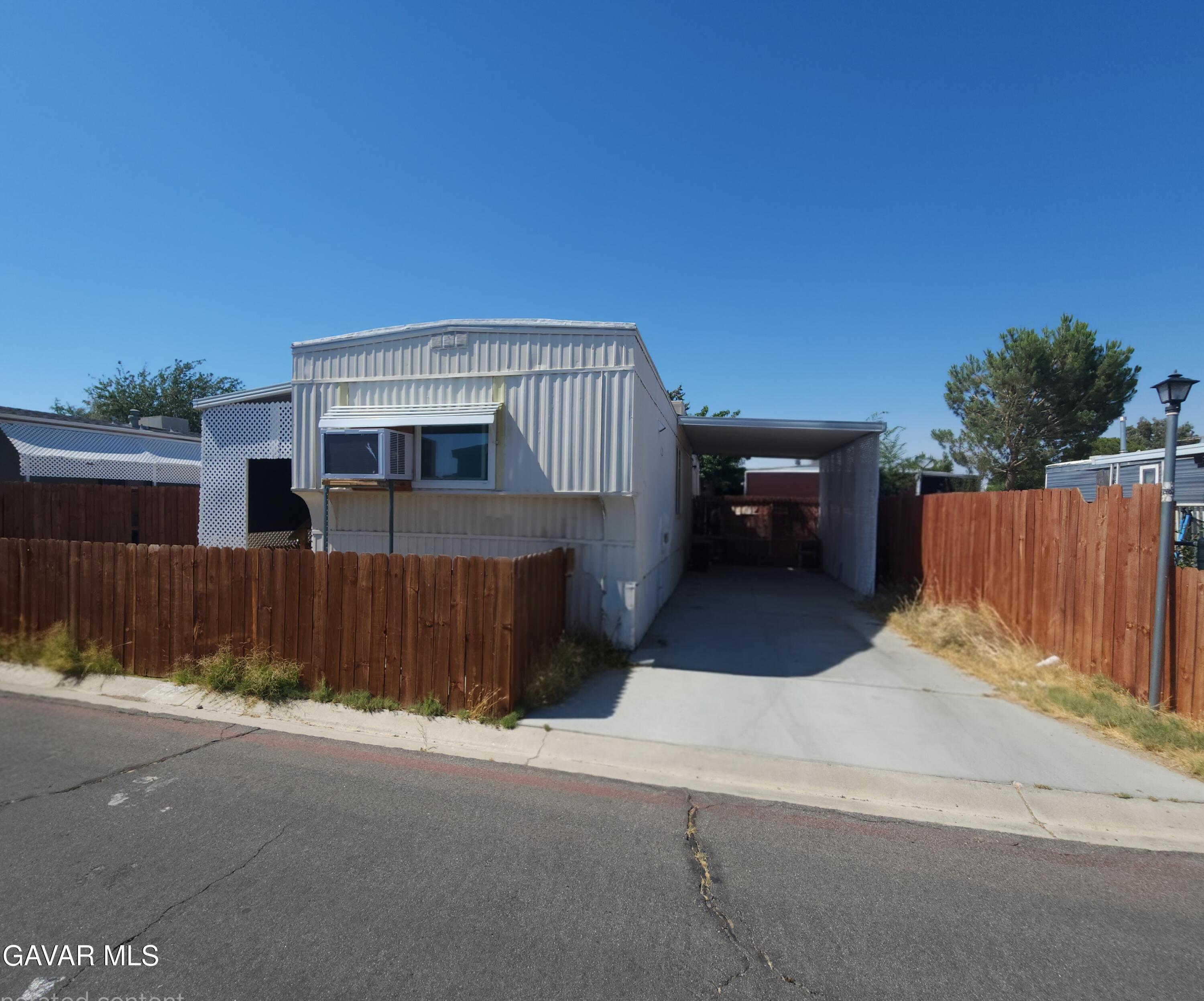 Avenue I , Lancaster, CA 93535