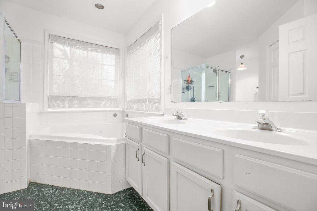 Fredericksburg, Virginia, 22405, United States, 4 Bedrooms Bedrooms, ,3 BathroomsBathrooms,Residential,For Sale,2000503