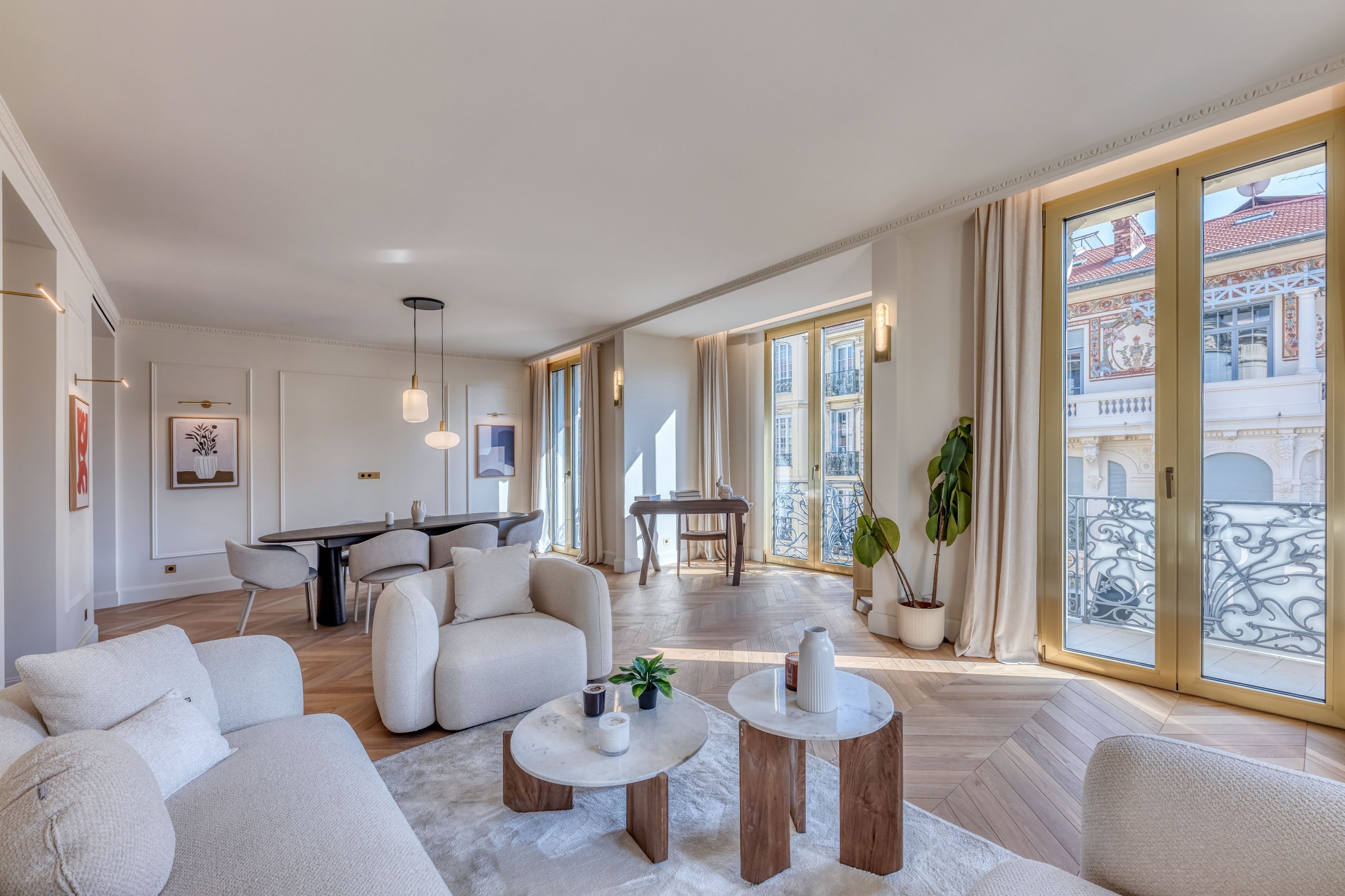  Character-filled three-bedroom apartment in Nice