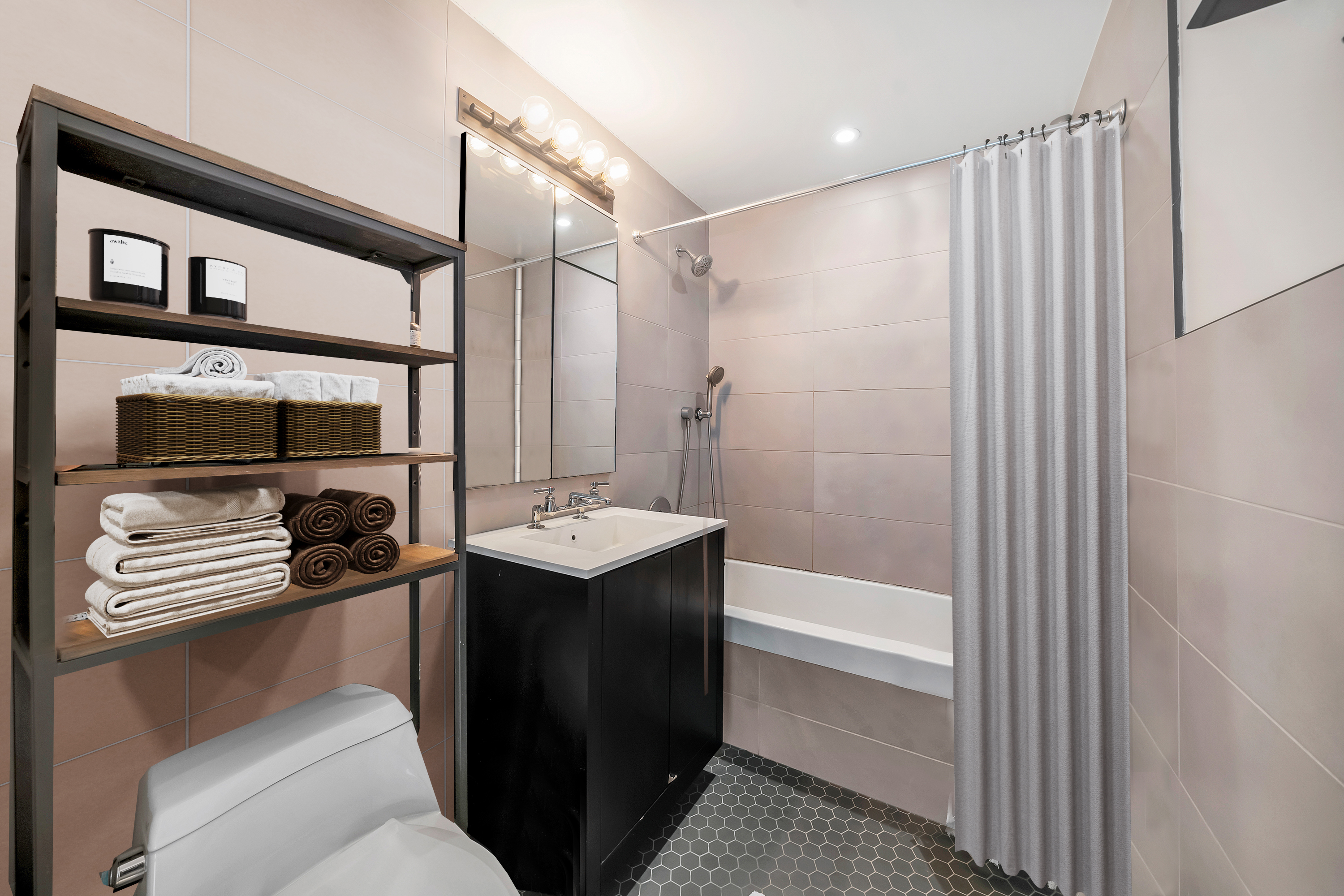  One Bedroom Condo in West Chelsea - 物件實景