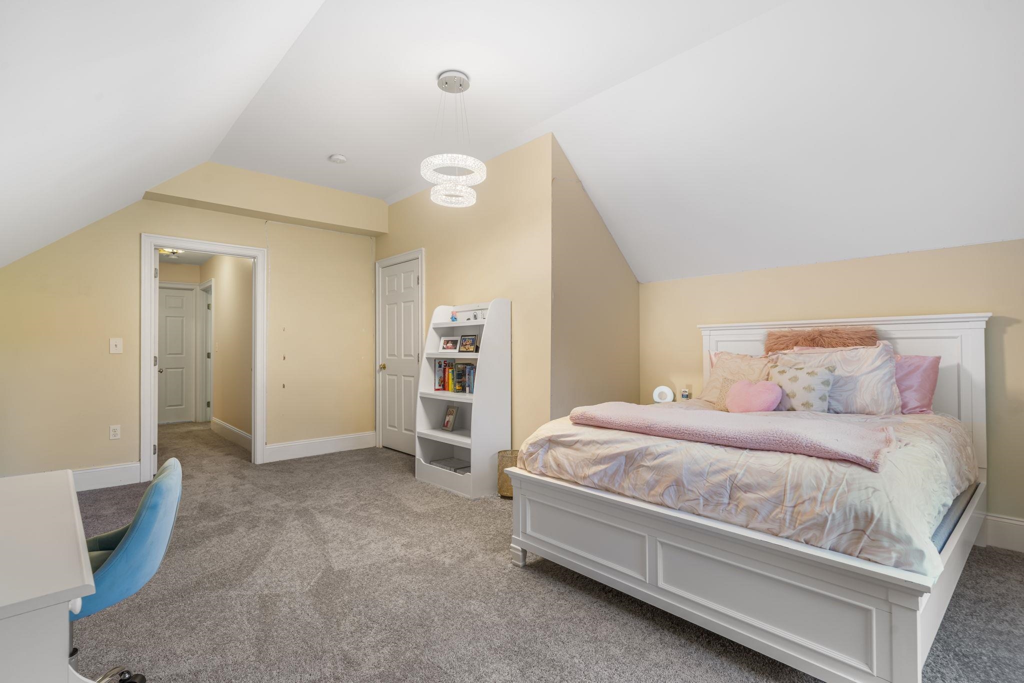 Bedford, New Hampshire, 03110, United States, 5 Bedrooms Bedrooms, ,4 BathroomsBathrooms,Residential,For Sale,1942322