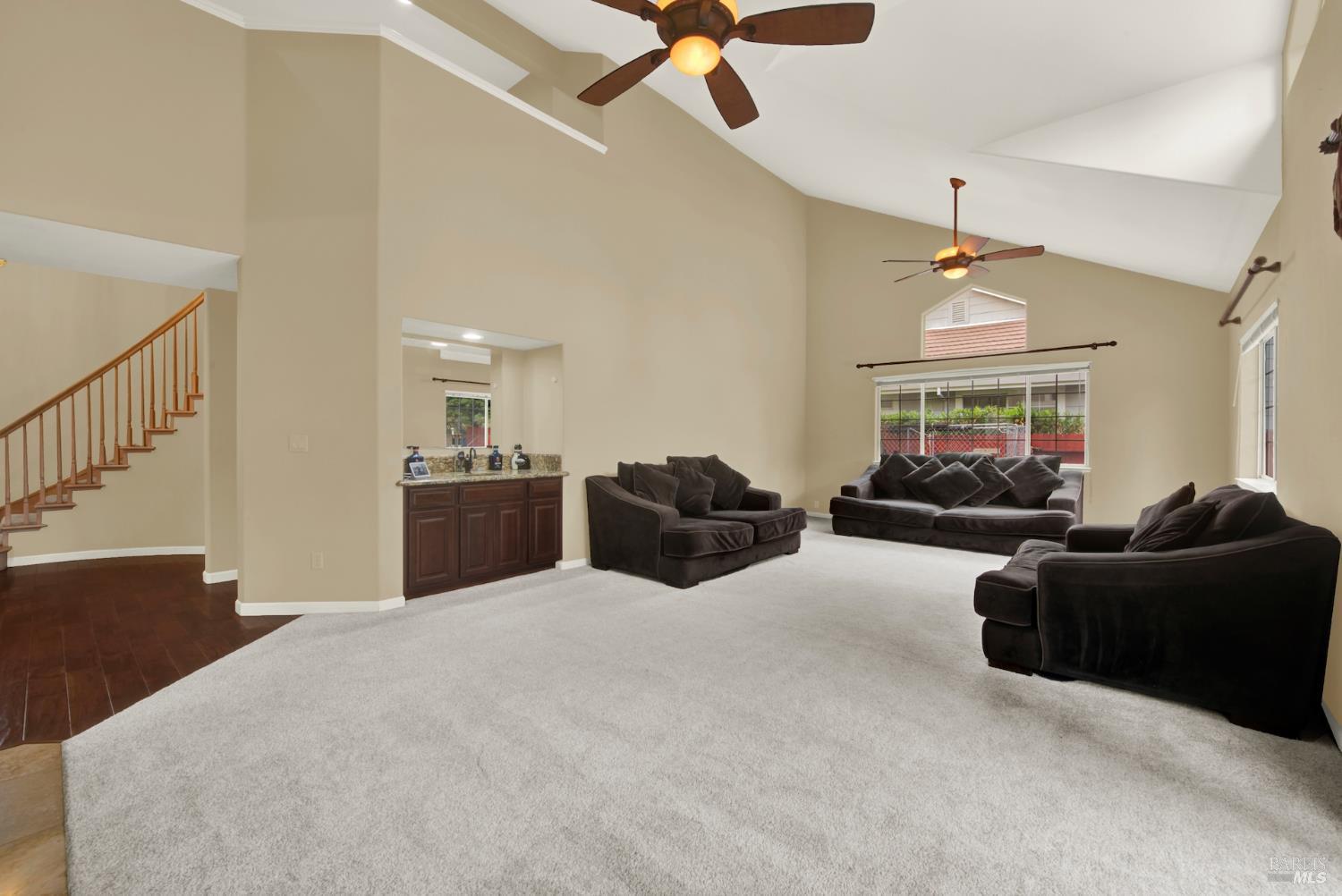 Dixon, California, 95620, United States, 5 Bedrooms Bedrooms, ,3 BathroomsBathrooms,Residential,For Sale,1992877