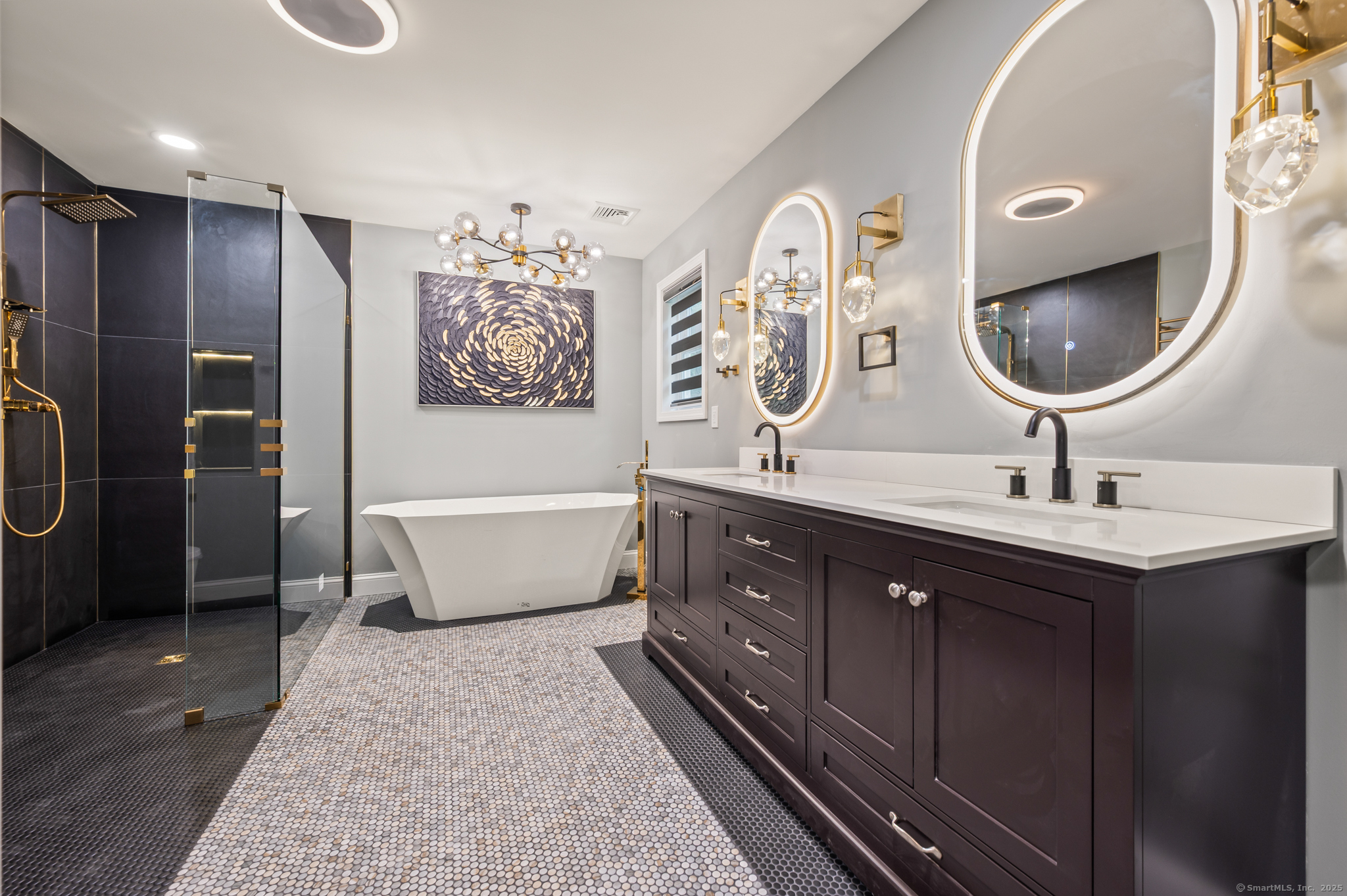 Simsbury, Connecticut, 06092, United States, 4 Bedrooms Bedrooms, ,3 BathroomsBathrooms,Residential,For Sale,1872405