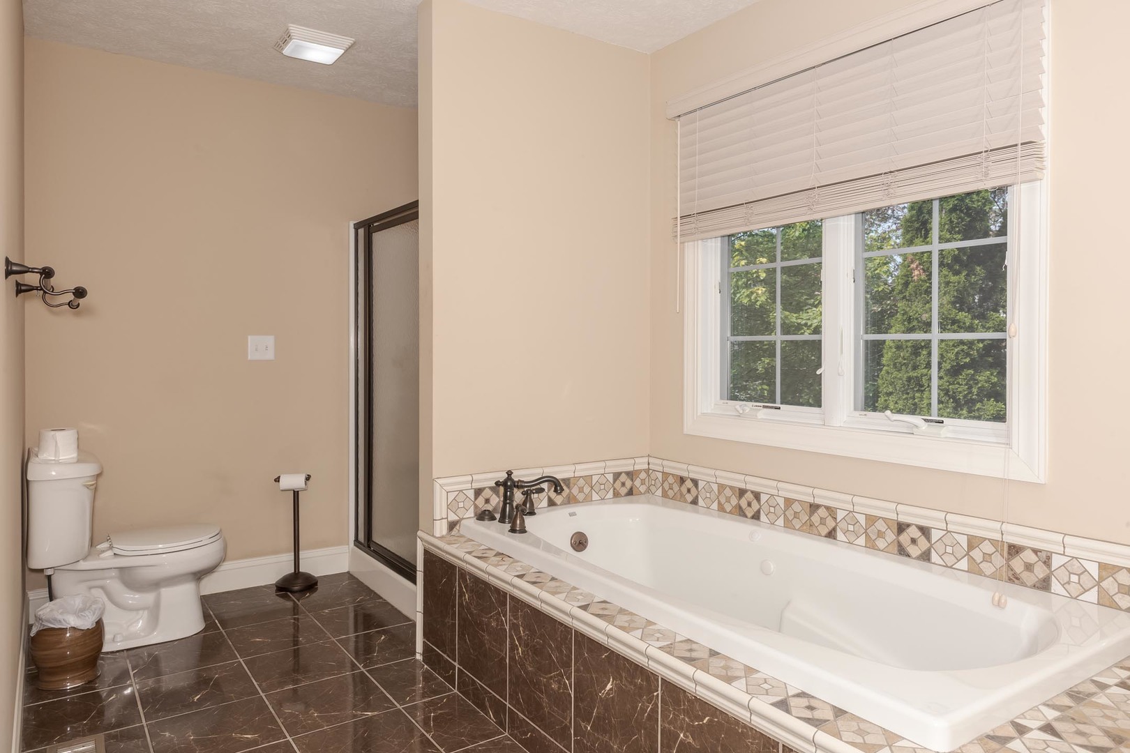 Bloomington, Illinois, 61704, United States, 4 Bedrooms Bedrooms, ,4 BathroomsBathrooms,Residential,For Sale,1957101