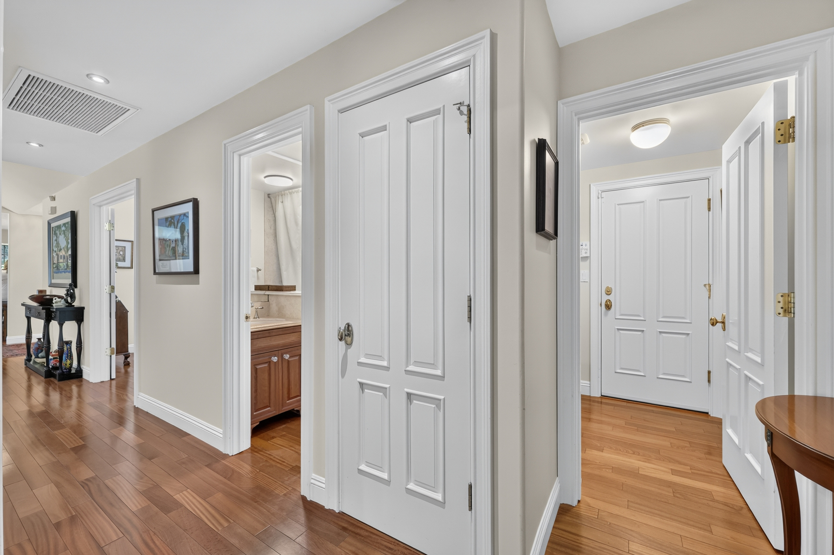  1073 Harrington Way, Carmichael, CA 95608 - 物件實景