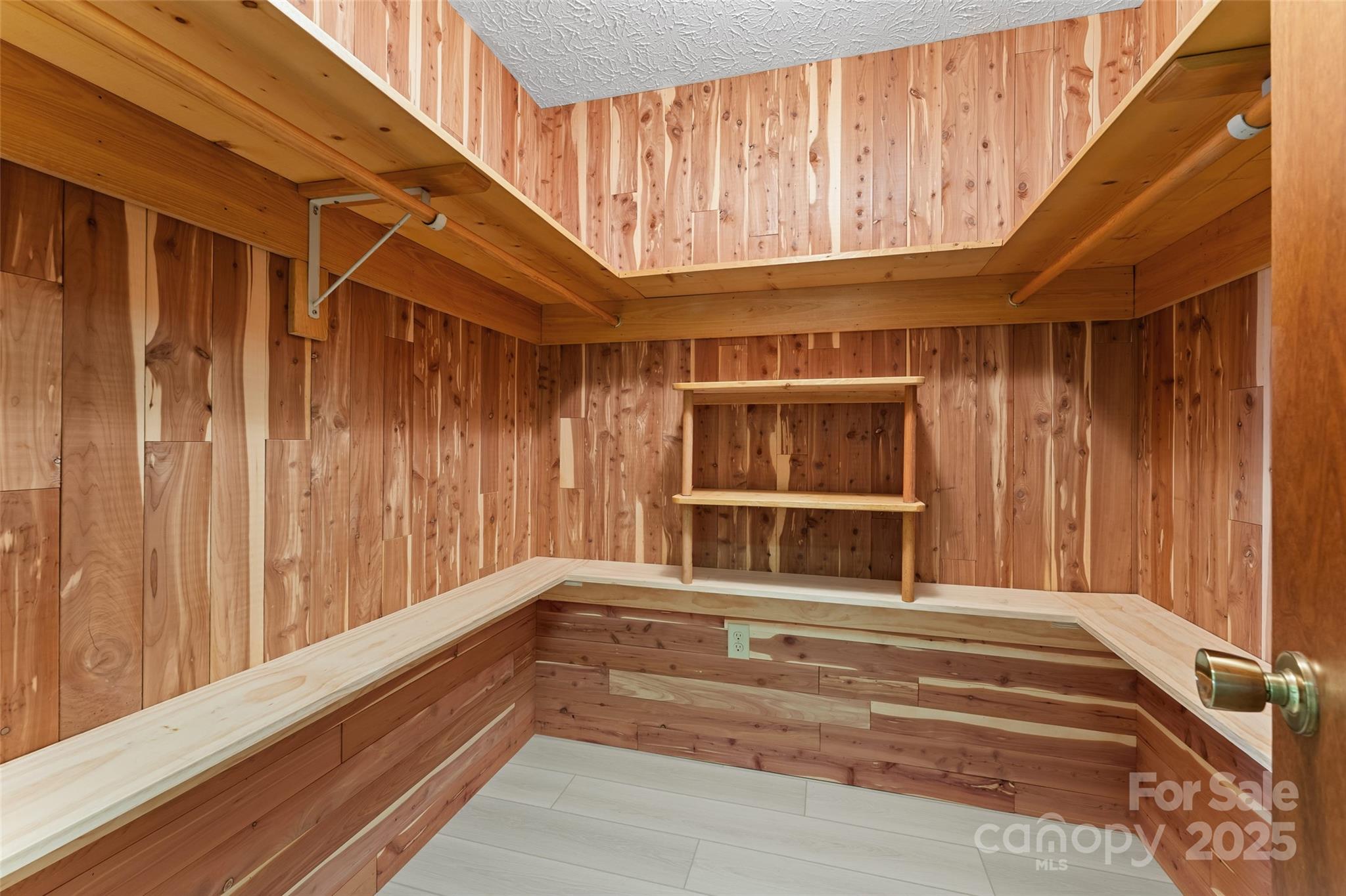 Asheville, North Carolina, 28806, United States, 4 Bedrooms Bedrooms, ,7 BathroomsBathrooms,Residential,For Sale,2001190