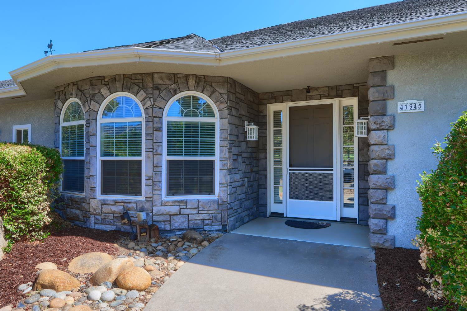 Ahwahnee, California, 93601, United States, 5 Bedrooms Bedrooms, ,4 BathroomsBathrooms,Residential,For Sale,2043706