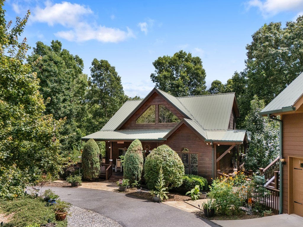 Blairsville, Georgia, 30512, United States, 3 Bedrooms Bedrooms, ,4 BathroomsBathrooms,Residential,For Sale,1895292