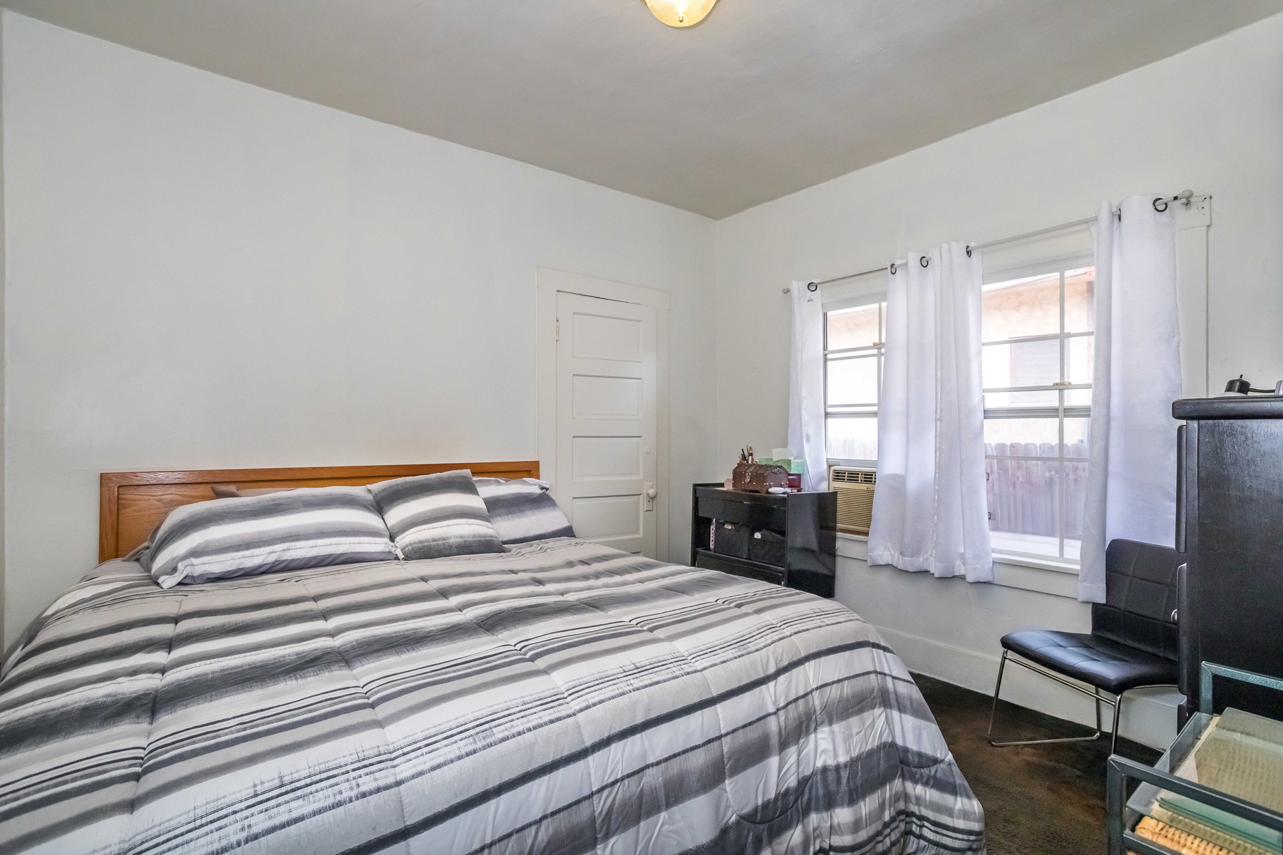  2249 W 29th St - 物件實景