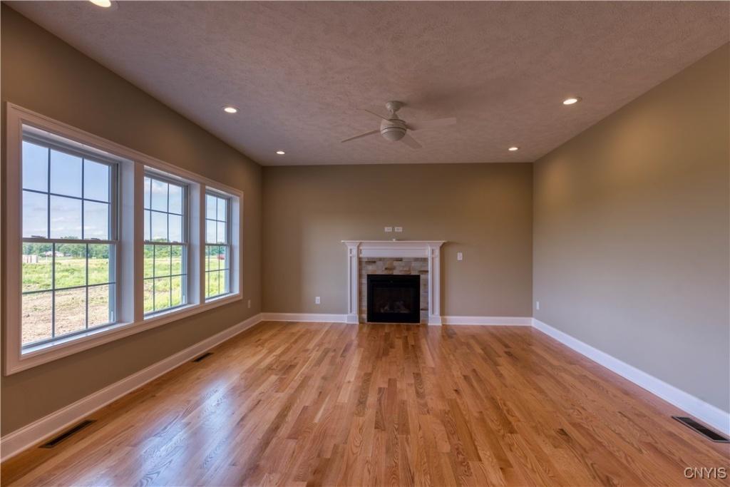 Baldwinsville, New York, 13027, United States, 4 Bedrooms Bedrooms, ,3 BathroomsBathrooms,Residential,For Sale,1686652