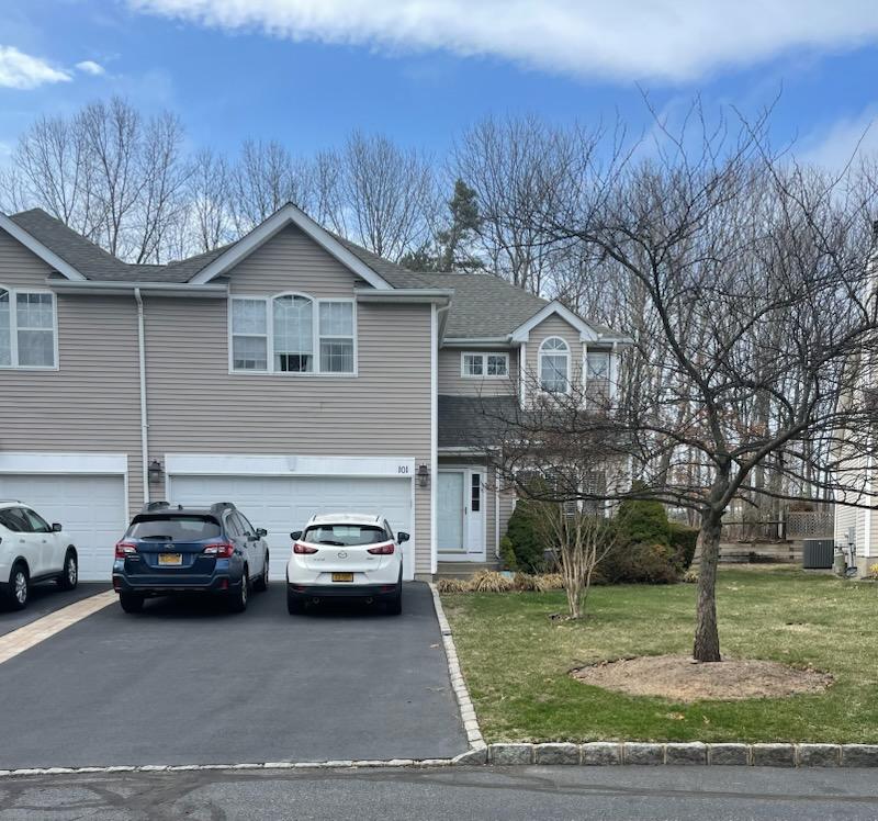 South Setauket, New York, 11720, United States, 3 Bedrooms Bedrooms, ,3 BathroomsBathrooms,Residential,For Sale,1937131