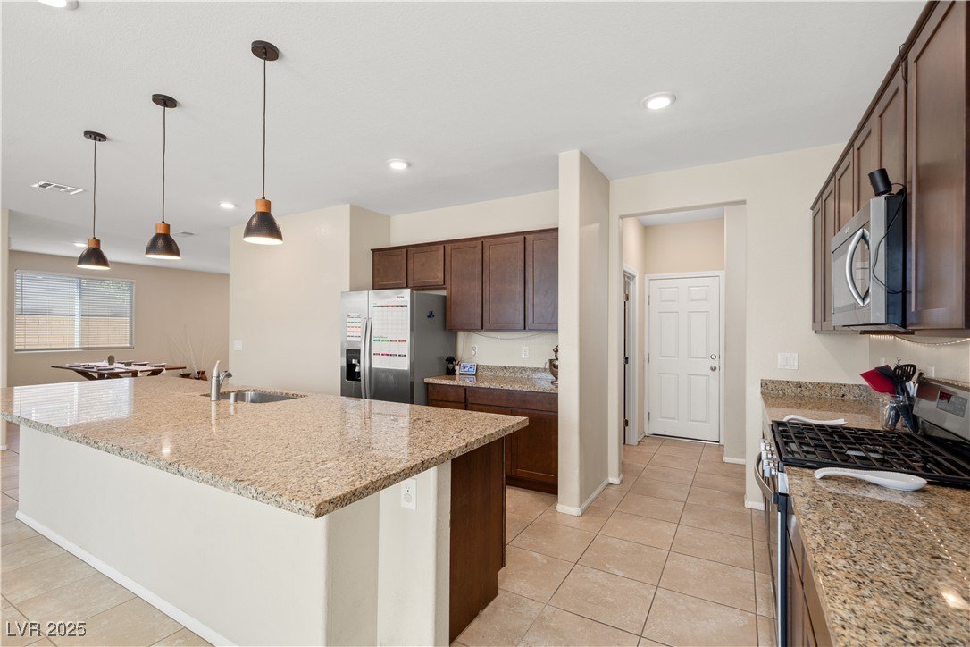 North Las Vegas, Nevada, 89031, United States, 5 Bedrooms Bedrooms, ,2 BathroomsBathrooms,Residential,For Sale,1983767