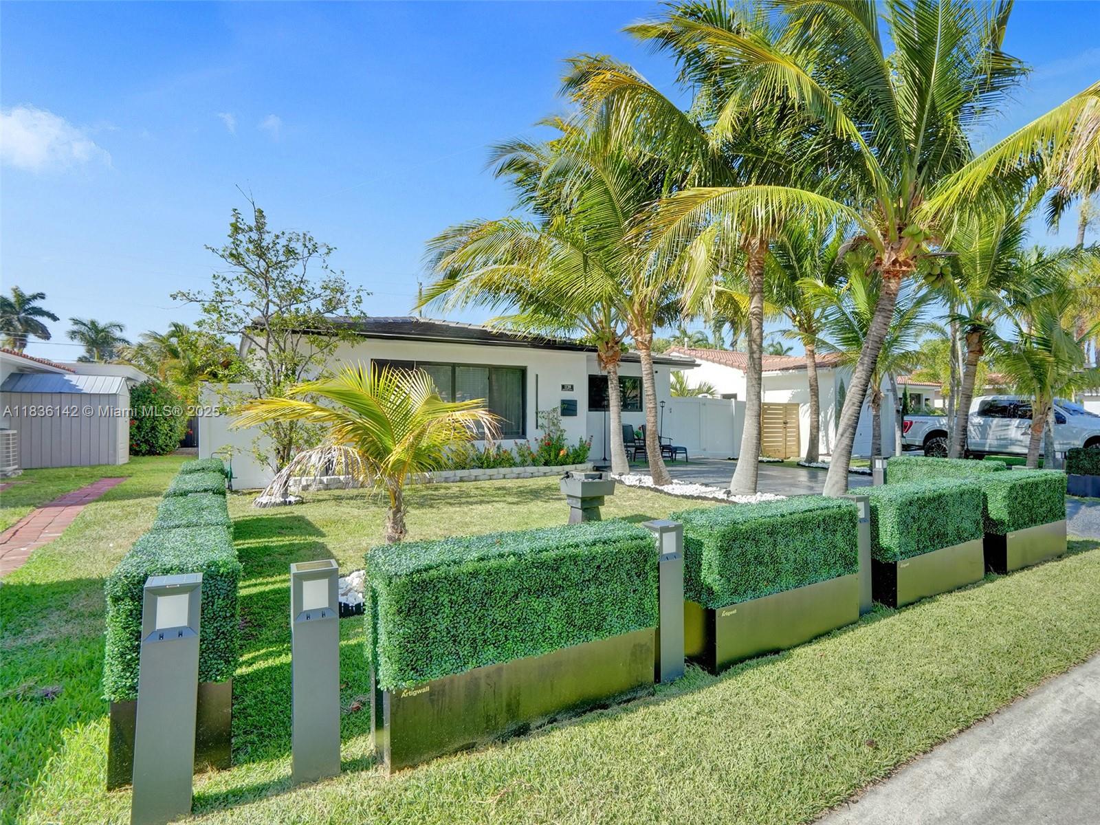 Hollywood, Florida, 33019, United States, 3 Bedrooms Bedrooms, ,2 BathroomsBathrooms,Residential,For Sale,1898660