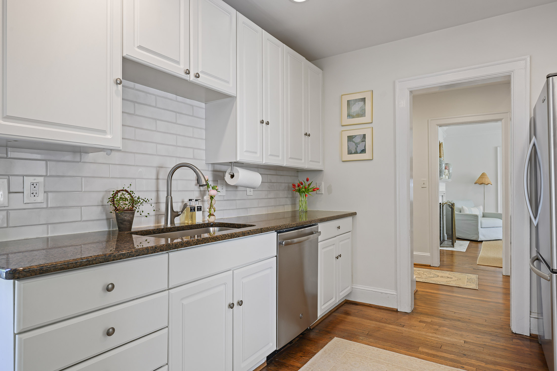  Charming Cottage in the Heart of Sought-after Peachtree Hills - 物件實景