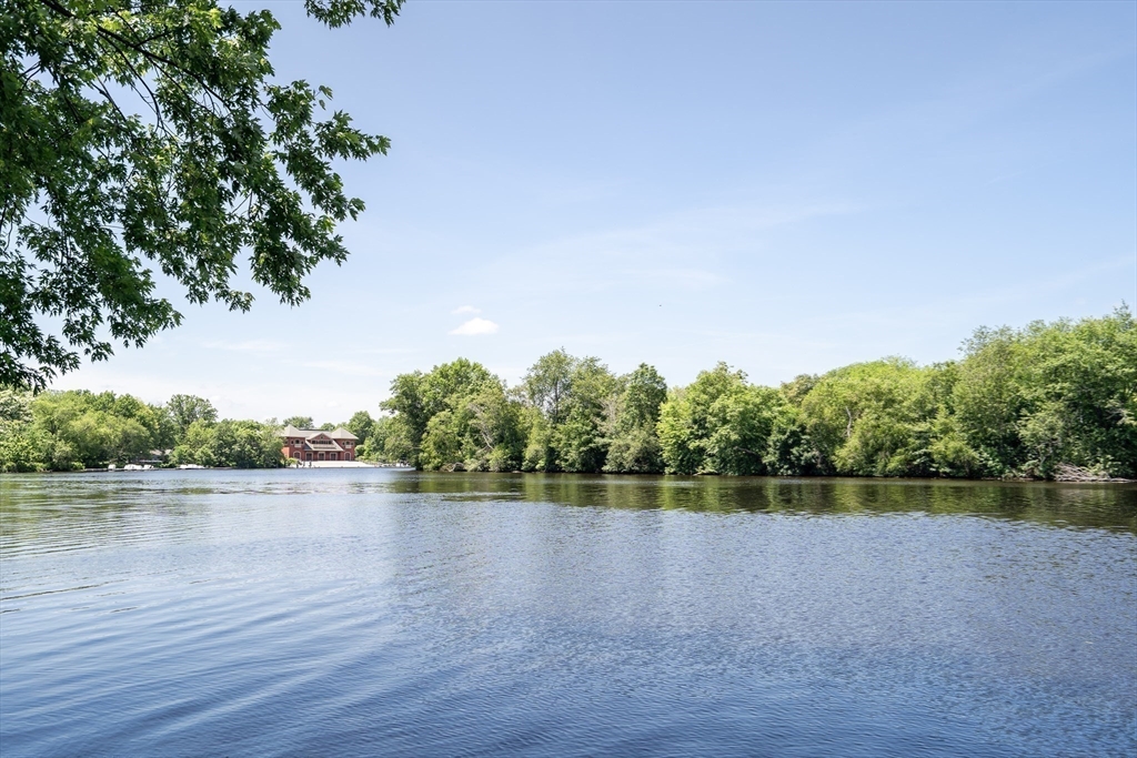 Watertown, Massachusetts, 02472, United States, 2 Bedrooms Bedrooms, ,1 BathroomBathrooms,Residential,For Sale,1865880