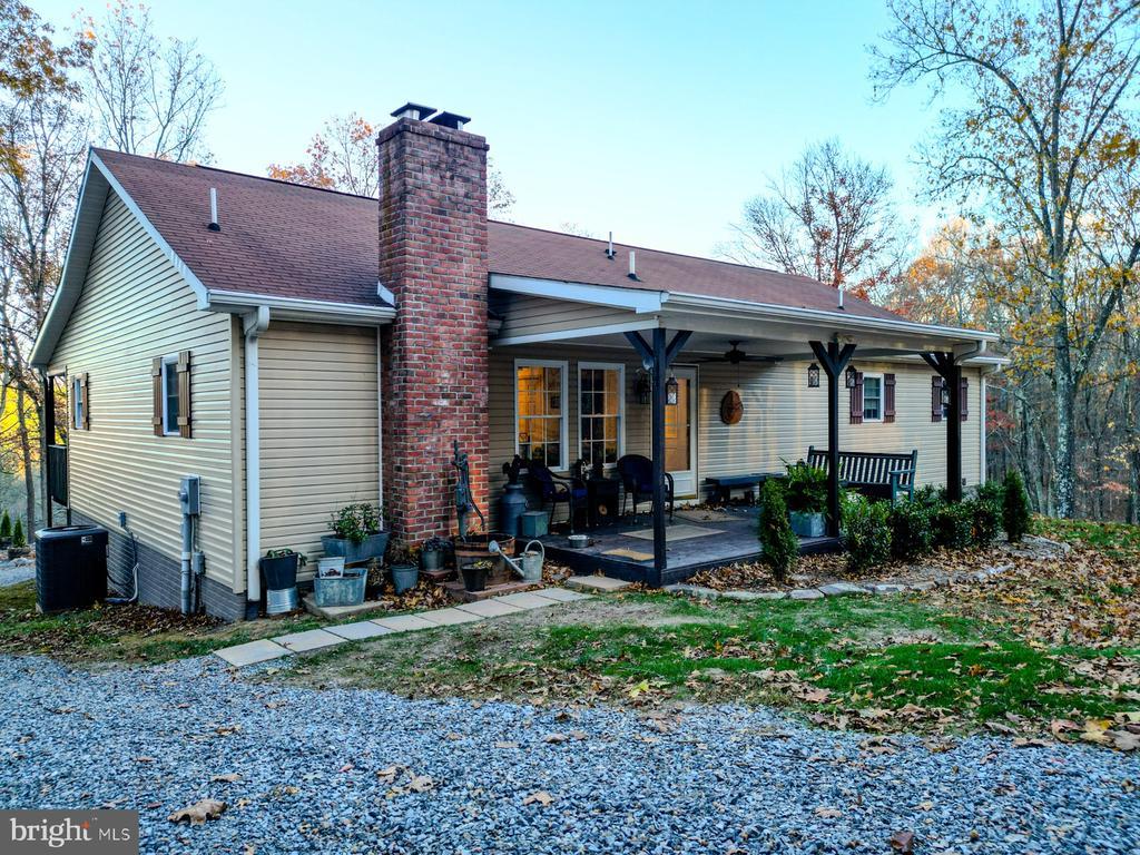 Paw Paw, West Virginia, 25434, United States, 3 Bedrooms Bedrooms, ,3 BathroomsBathrooms,Residential,For Sale,1989238