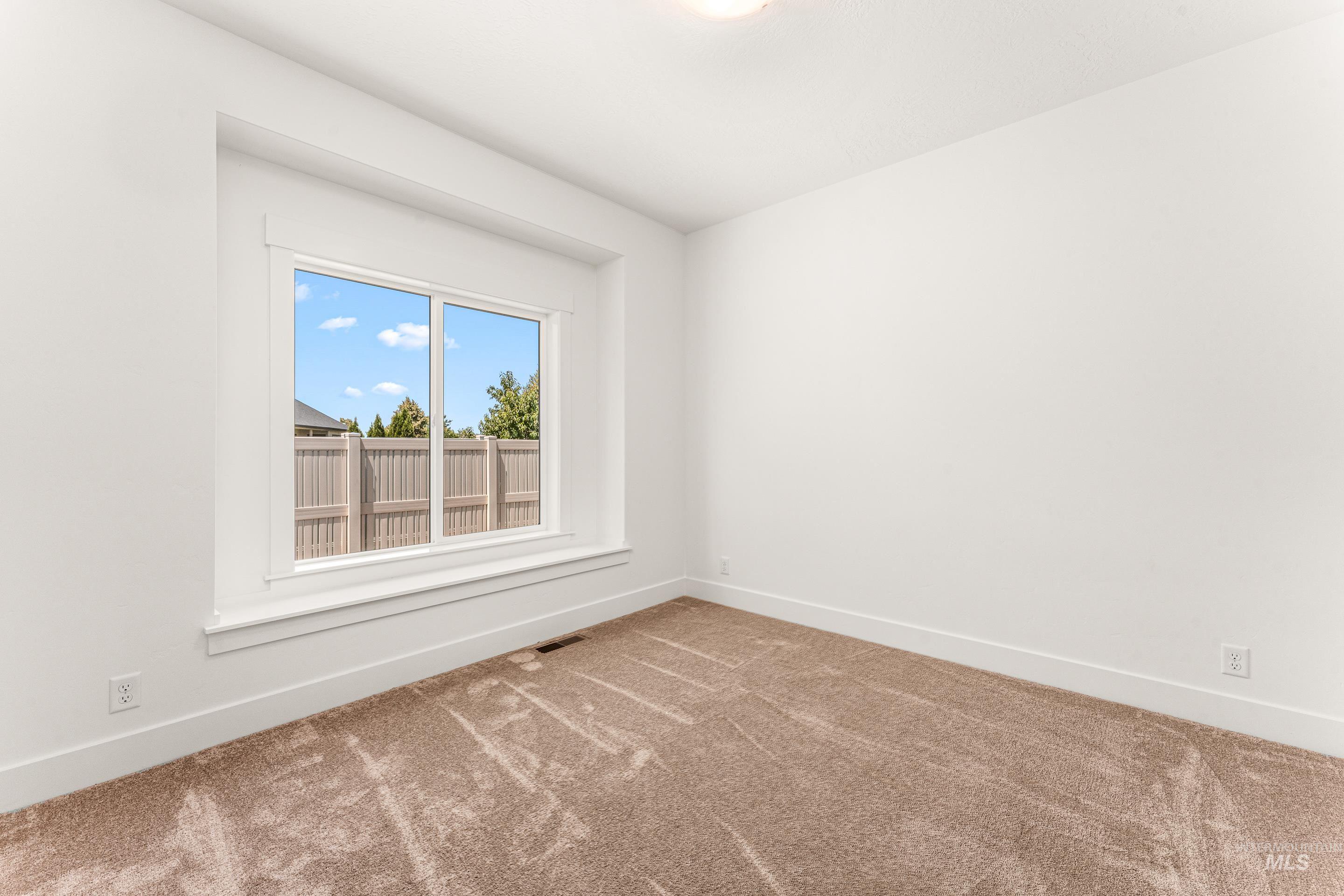 Boise, Idaho, 83716, United States, 3 Bedrooms Bedrooms, ,Residential,For Sale,1927423