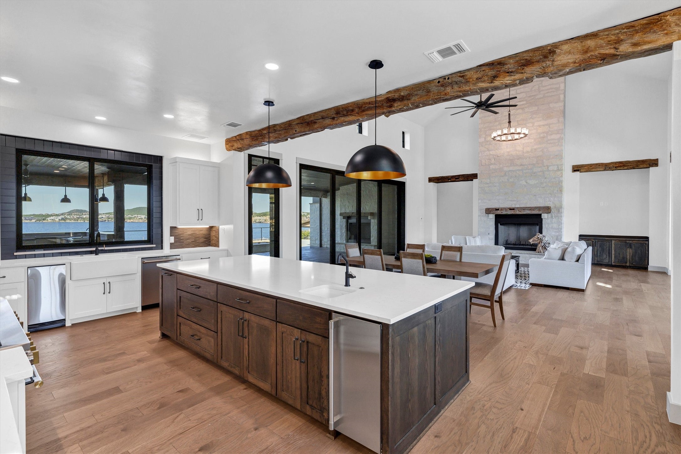 Graford, Texas, 76449, United States, 5 Bedrooms Bedrooms, ,6 BathroomsBathrooms,Residential,For Sale,1980224