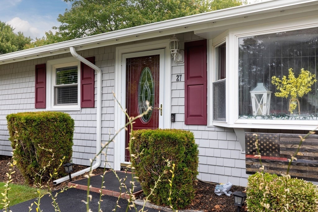 Holbrook, Massachusetts, 02343, United States, 3 Bedrooms Bedrooms, ,1 BathroomBathrooms,Residential,For Sale,1921162