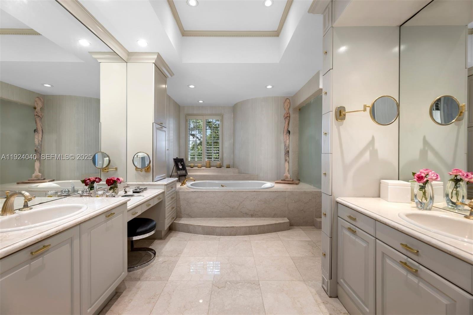 Miami, Florida, 33133, United States, 5 Bedrooms Bedrooms, ,7 BathroomsBathrooms,Residential,For Sale,2002082