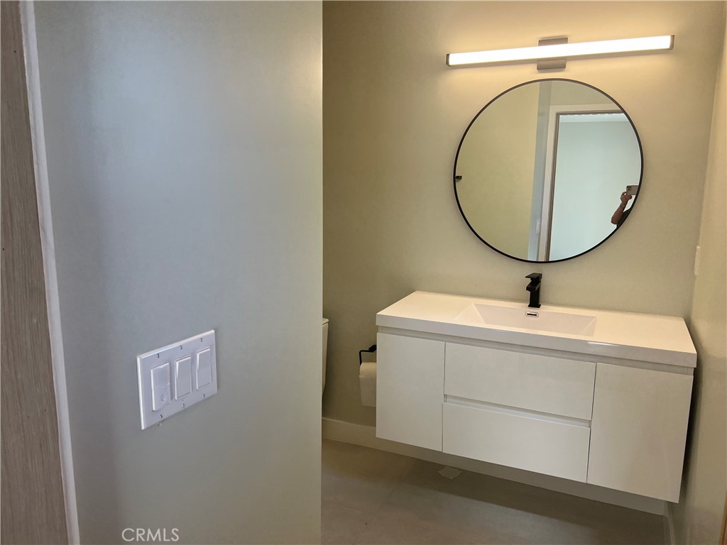 Sherman Oaks, California, 91411, United States, 2 Bedrooms Bedrooms, ,2 BathroomsBathrooms,Residential,For Sale,1925471