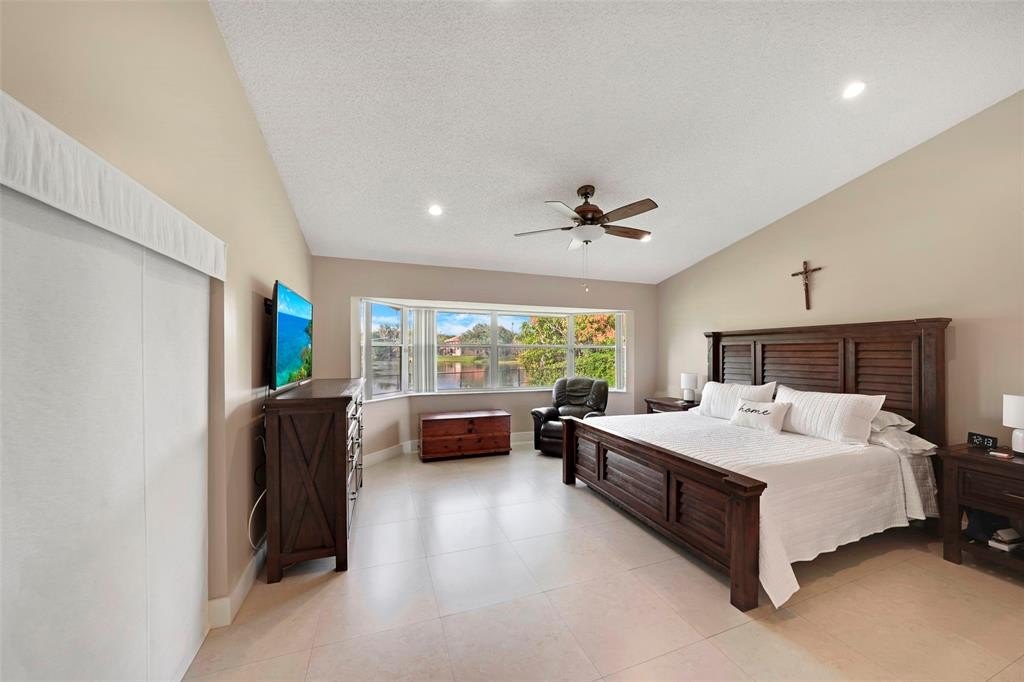 Davie, Florida, 33324, United States, 4 Bedrooms Bedrooms, ,3 BathroomsBathrooms,Residential,For Sale,1975060