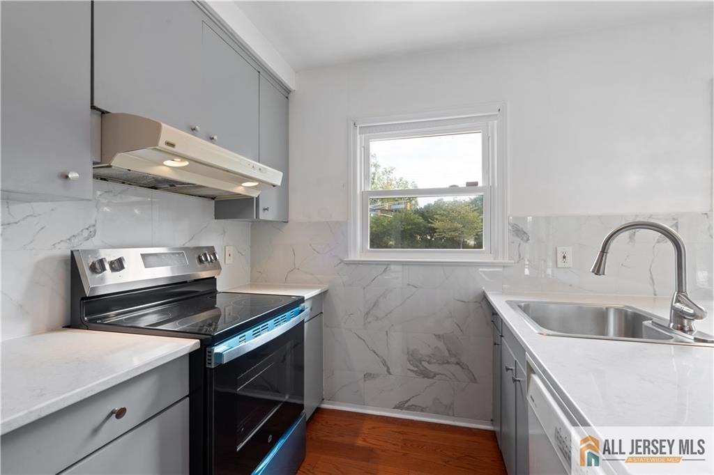 Piscataway, New Jersey, 08854, United States, 3 Bedrooms Bedrooms, ,2 BathroomsBathrooms,Residential,For Sale,1940160