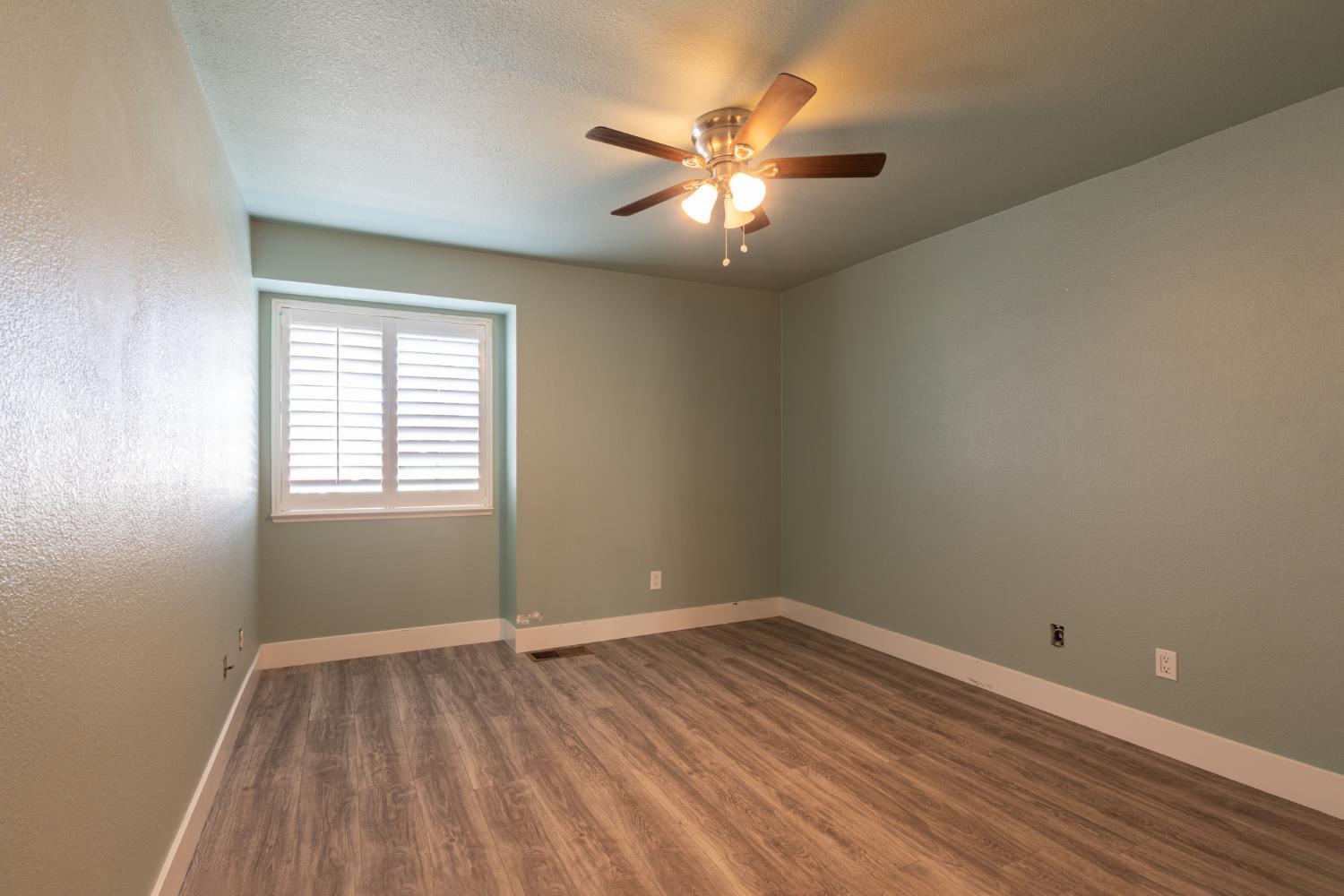 Oakdale, California, 95361, United States, 4 Bedrooms Bedrooms, ,3 BathroomsBathrooms,Residential,For Sale,1987039