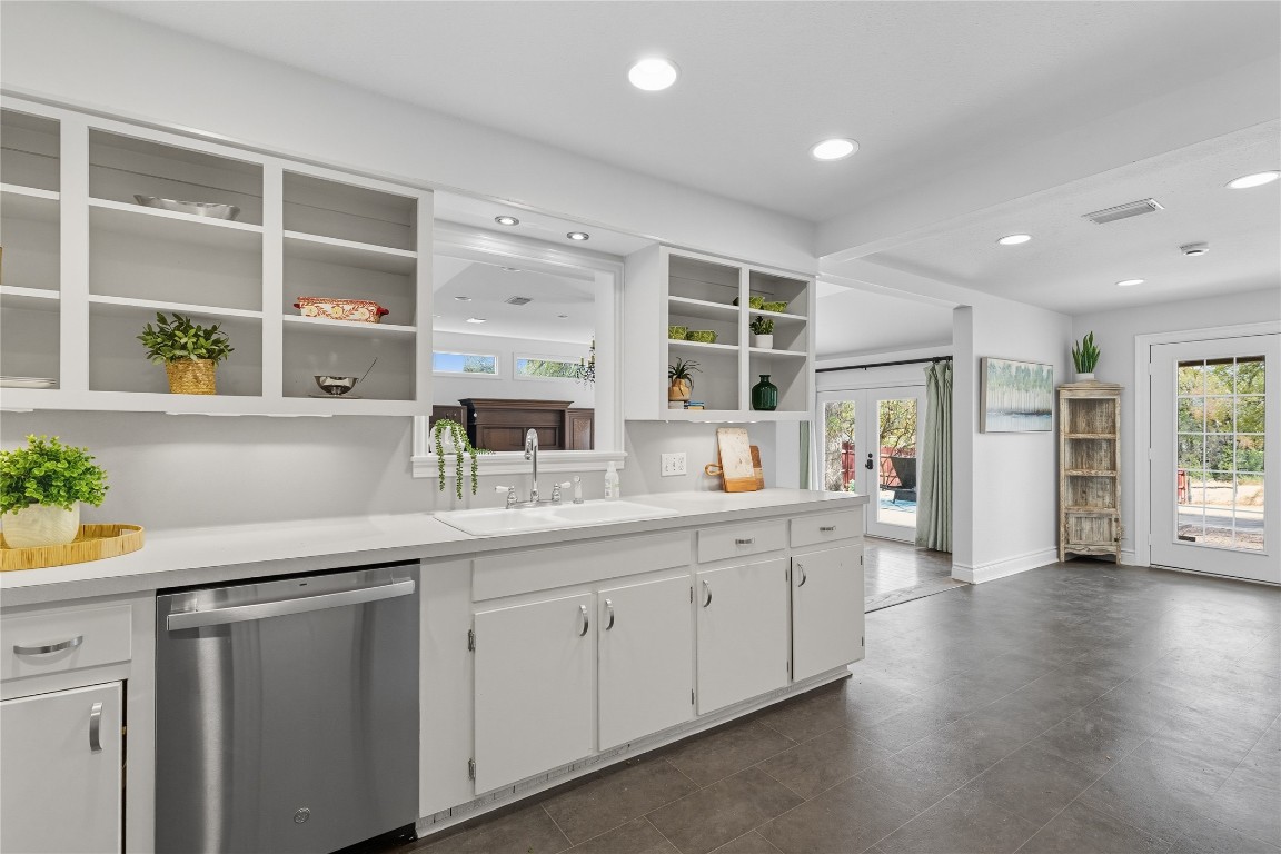 Austin, Texas, 78741, United States, 3 Bedrooms Bedrooms, ,3 BathroomsBathrooms,Residential,For Sale,1960519