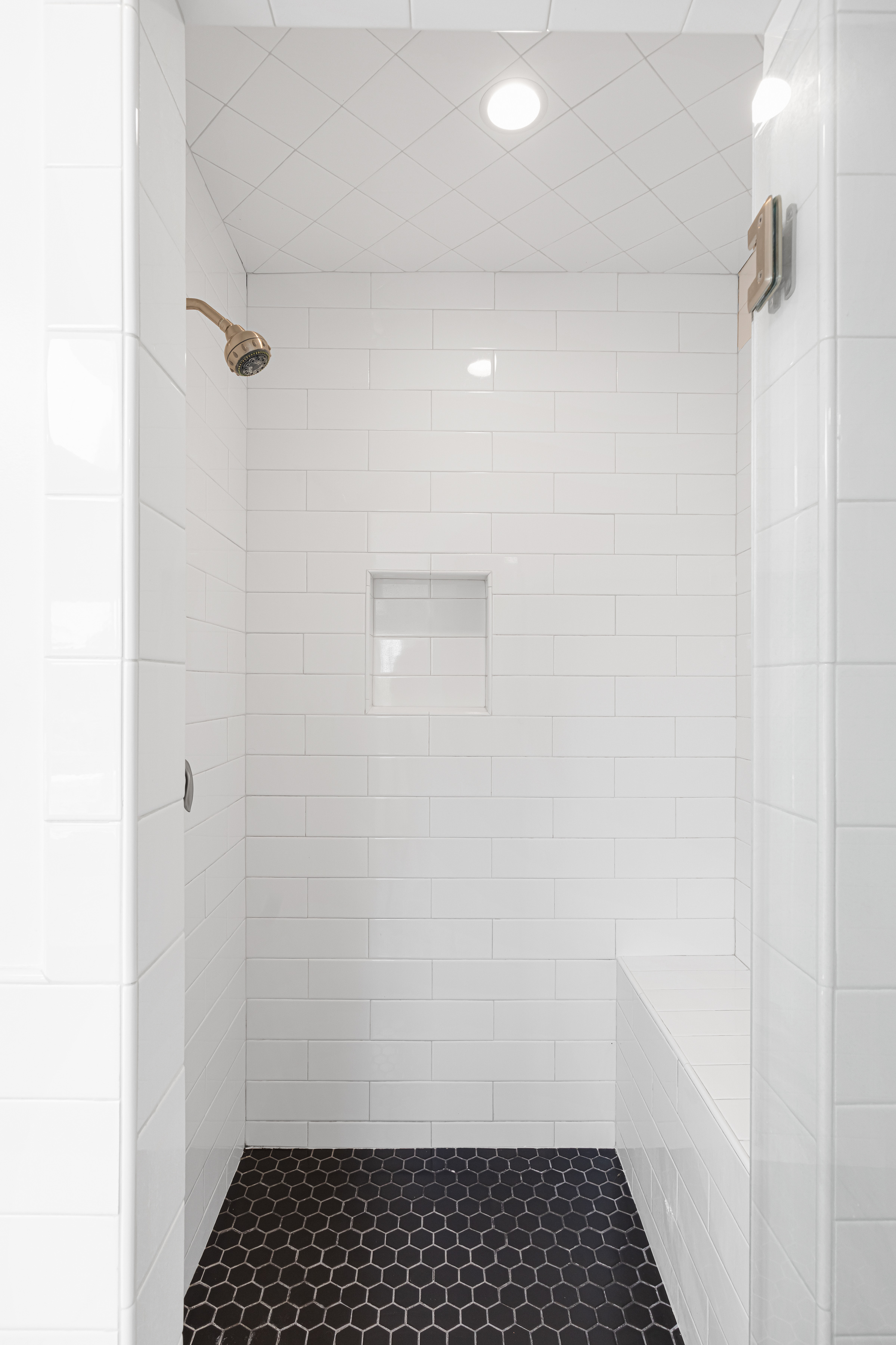  4650 Encino Avenue - 物件實景