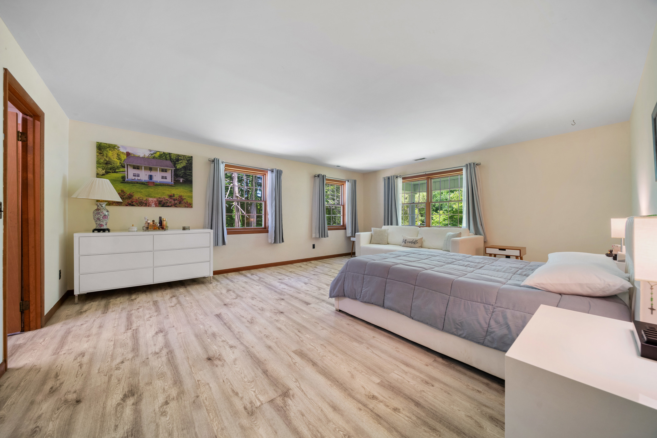 Gatlinburg, Tennessee, 37738, United States, 4 Bedrooms Bedrooms, ,3 BathroomsBathrooms,Residential,For Sale,1974957