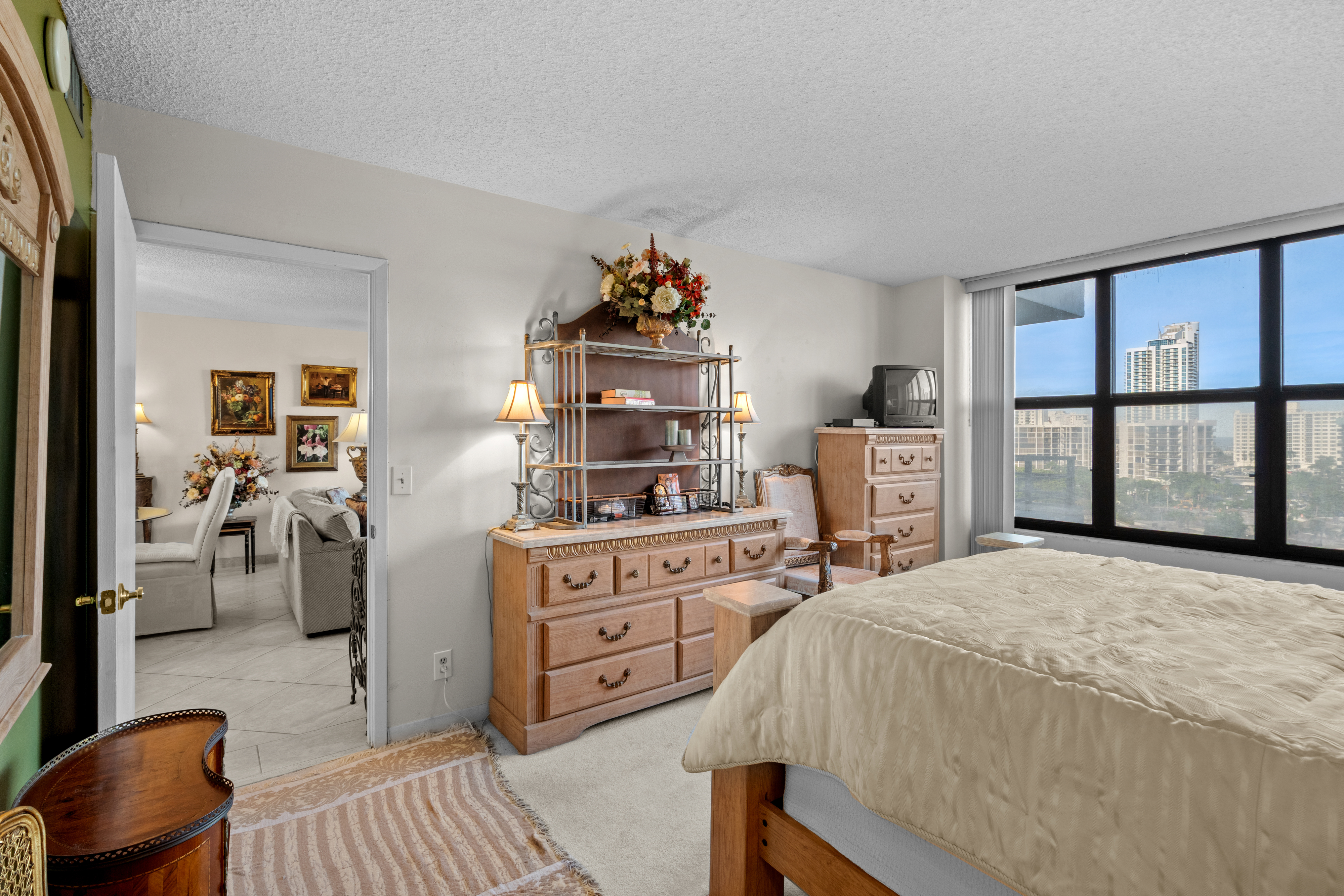  2500 Parkview Dr, Hallandale Beach, FL, 33009 - 物件實景