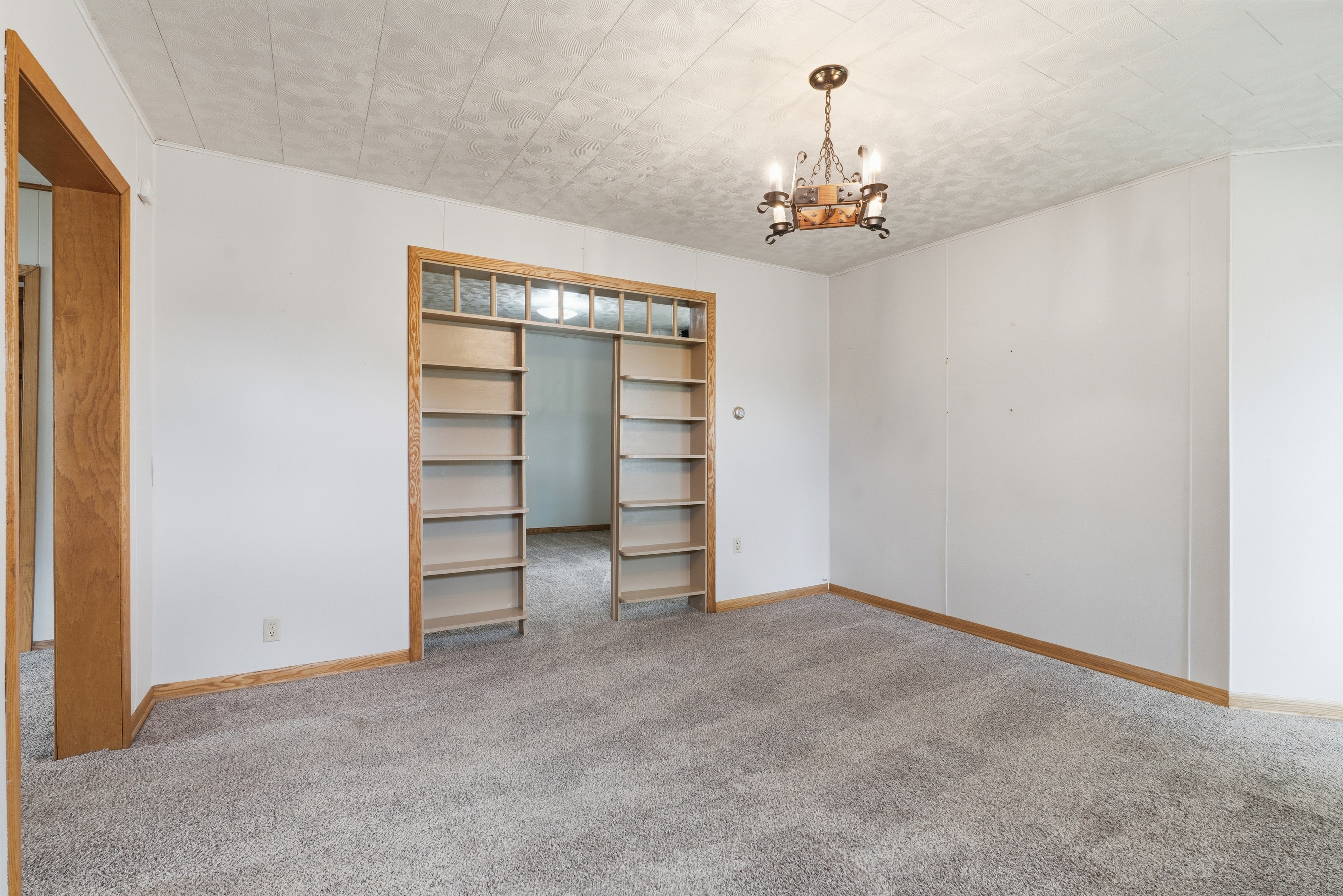  Charming Corner Lot Living in the Heart of Elgin - 物件實景