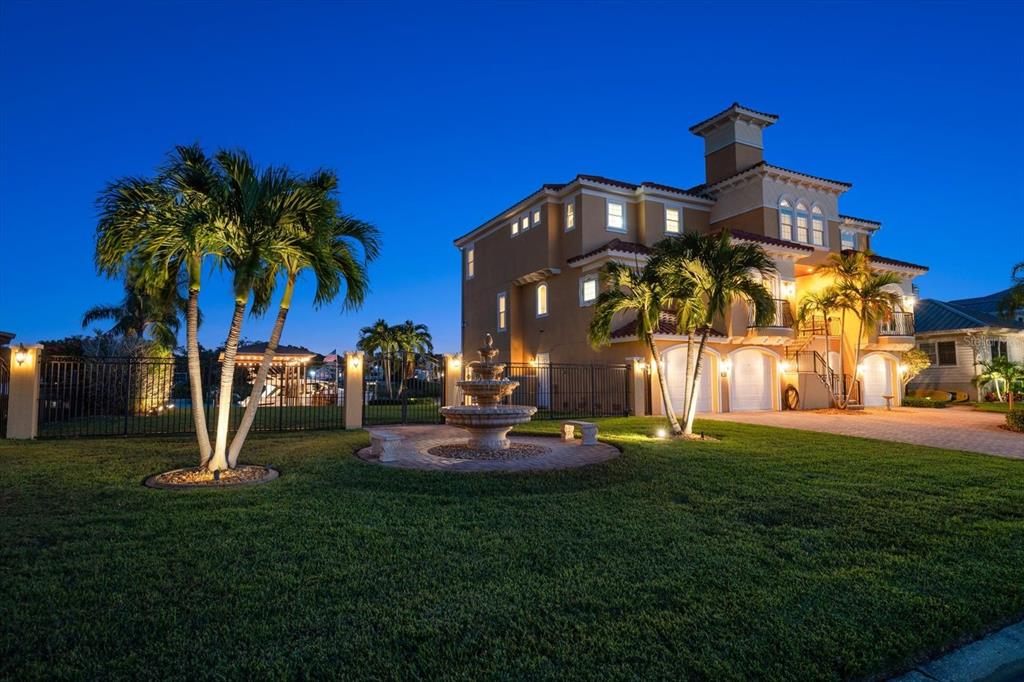 Largo, Florida, 33770, United States, 5 Bedrooms Bedrooms, ,4 BathroomsBathrooms,Residential,For Sale,2002964