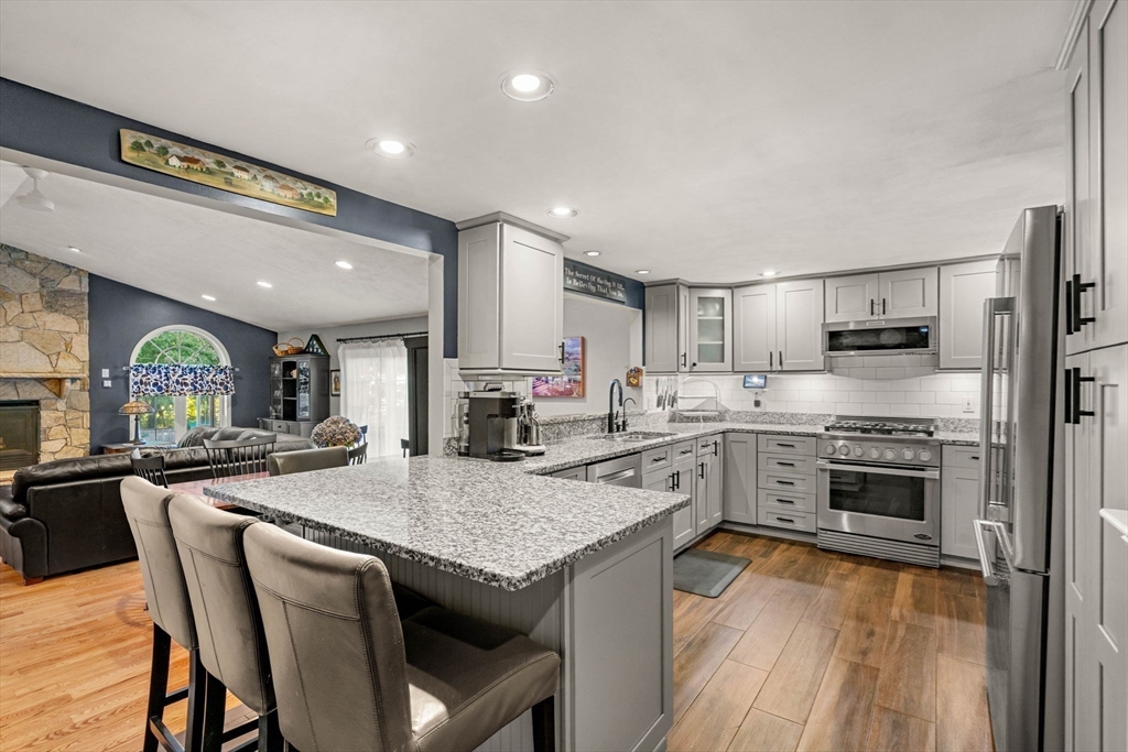 Haverhill, Massachusetts, 01835, United States, 3 Bedrooms Bedrooms, ,2 BathroomsBathrooms,Residential,For Sale,1967914