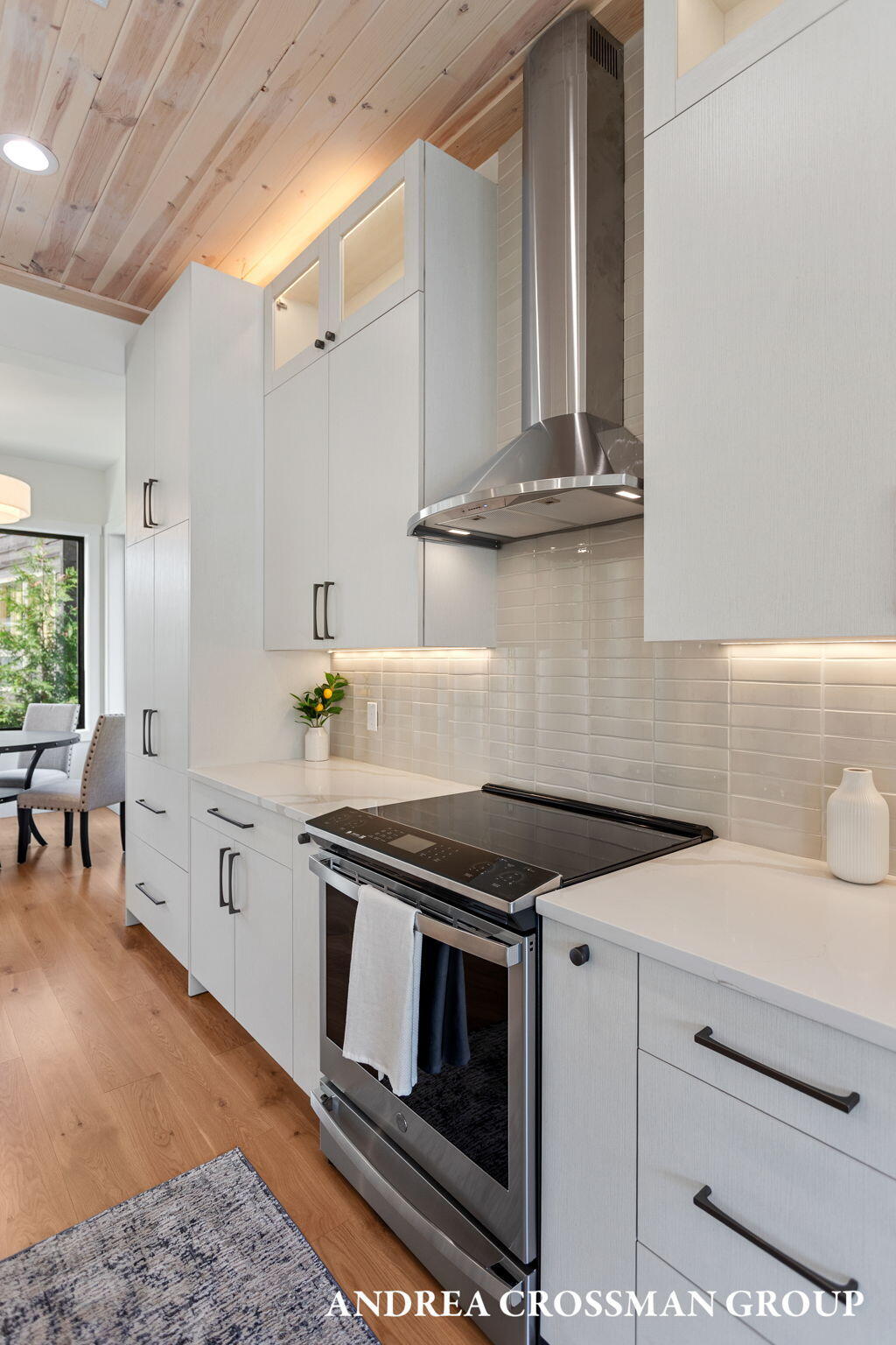 South Haven, Michigan, 49090, United States, 3 Bedrooms Bedrooms, ,3 BathroomsBathrooms,Residential,For Sale,1987692