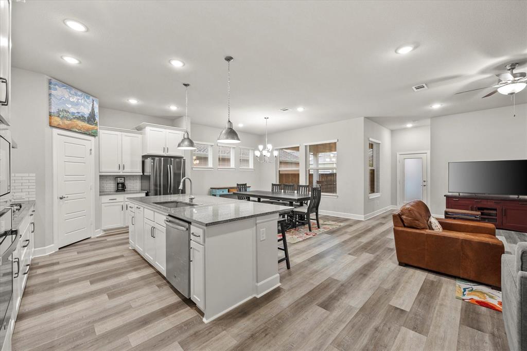 Rowlett, Texas, 75089, United States, 3 Bedrooms Bedrooms, ,3 BathroomsBathrooms,Residential,For Sale,1759776