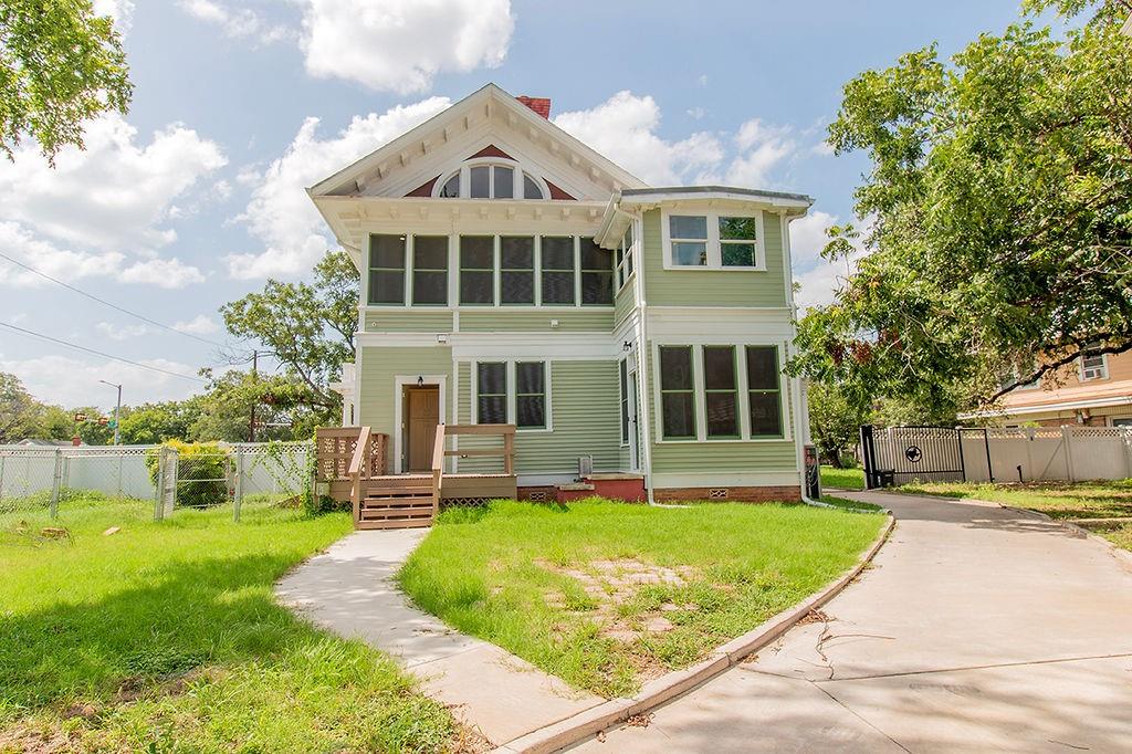 Waco, Texas, 76707, United States, 3 Bedrooms Bedrooms, ,4 BathroomsBathrooms,Residential,For Sale,1897293