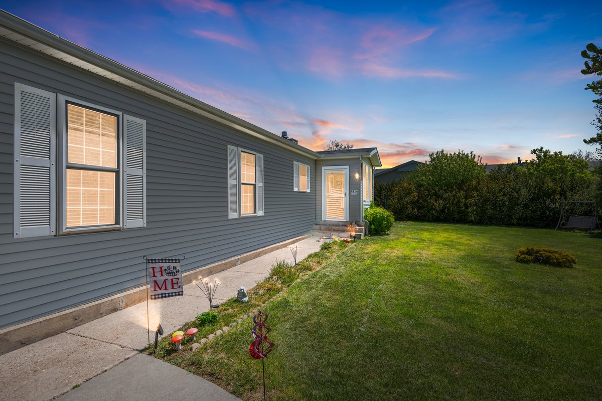 Cheyenne, Wyoming, 82009, United States, 5 Bedrooms Bedrooms, ,2 BathroomsBathrooms,Residential,For Sale,2048903