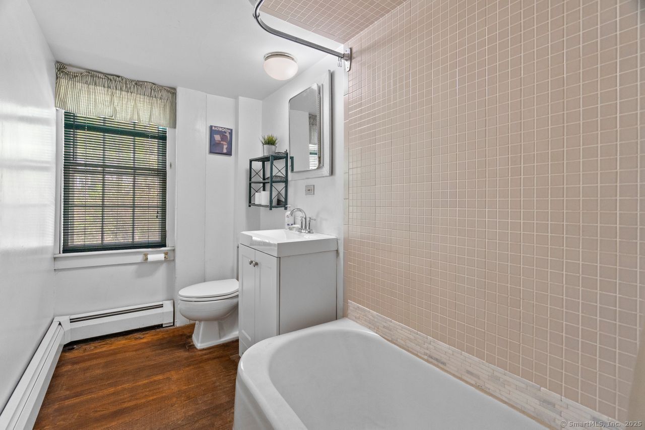 Woodbury, Connecticut, 06798, United States, 4 Bedrooms Bedrooms, ,3 BathroomsBathrooms,Residential,For Sale,1890023