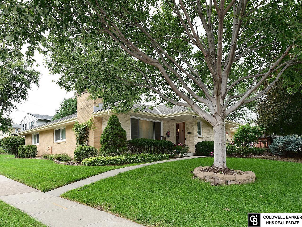 77th Ave, Omaha, NE 68127