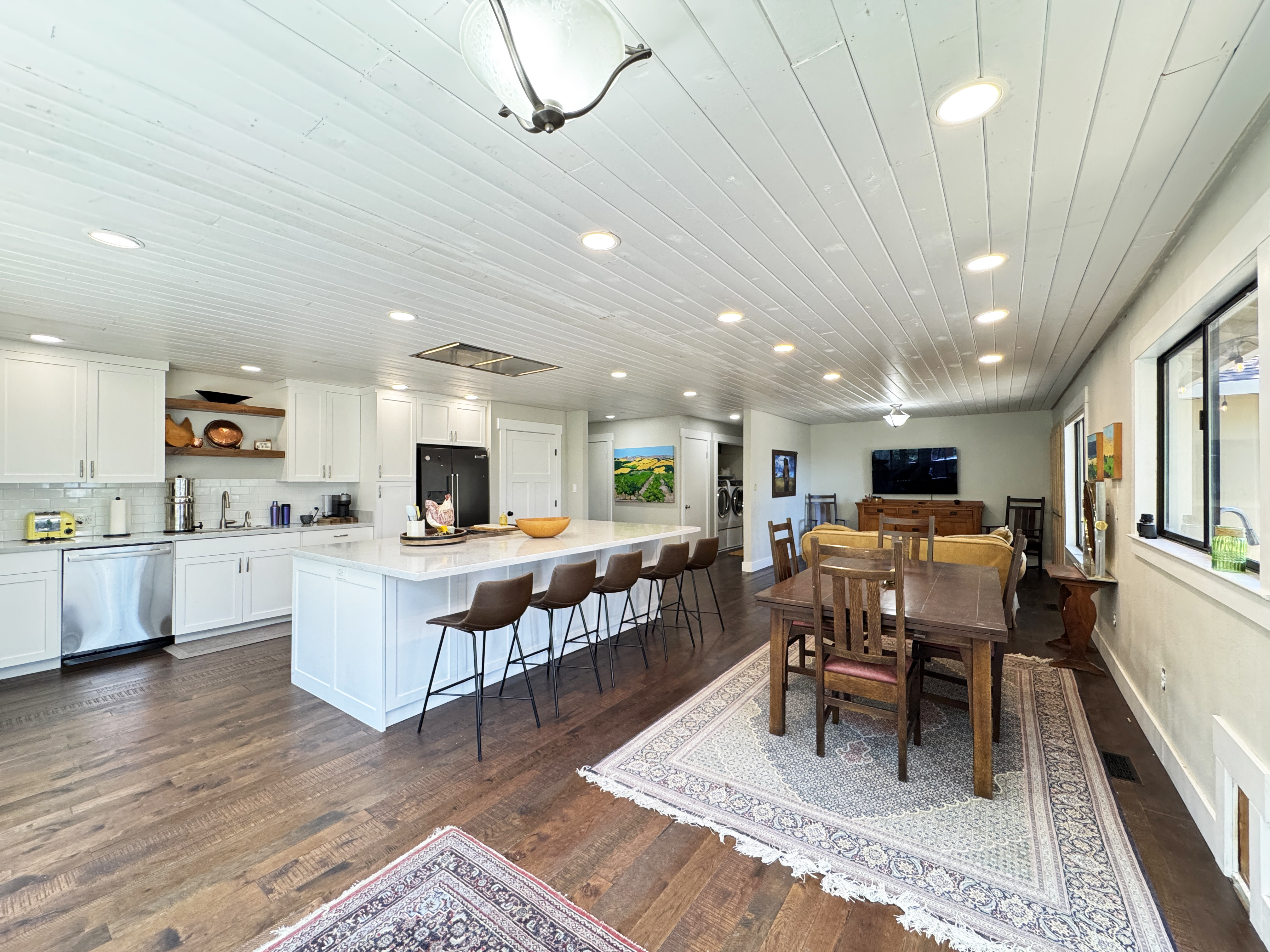 Ukiah, California, 95482, United States, 3 Bedrooms Bedrooms, ,2 BathroomsBathrooms,Residential,For Sale,1879134