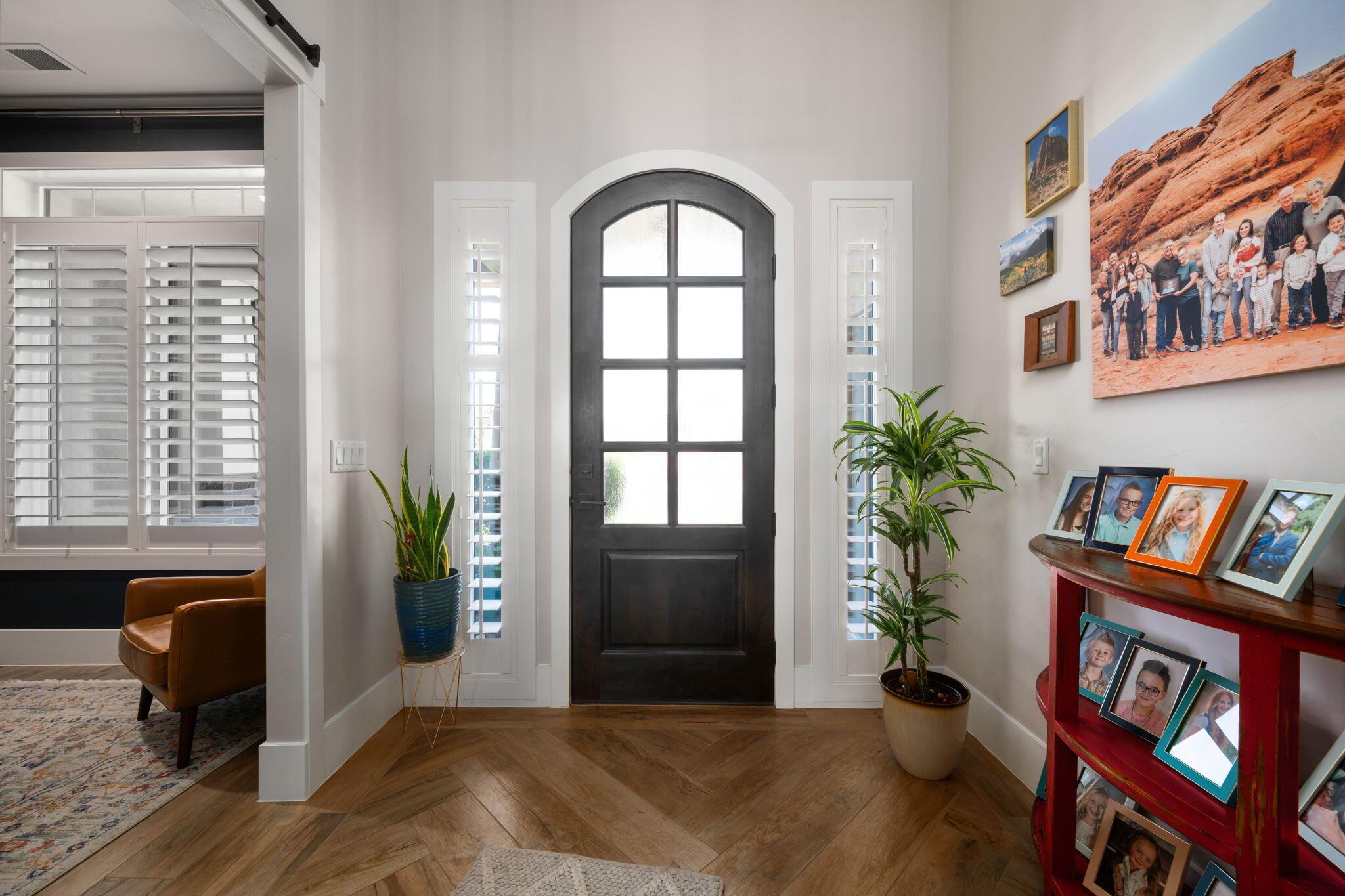 Hurricane, Utah, 84737, United States, 6 Bedrooms Bedrooms, ,6 BathroomsBathrooms,Residential,For Sale,1977381