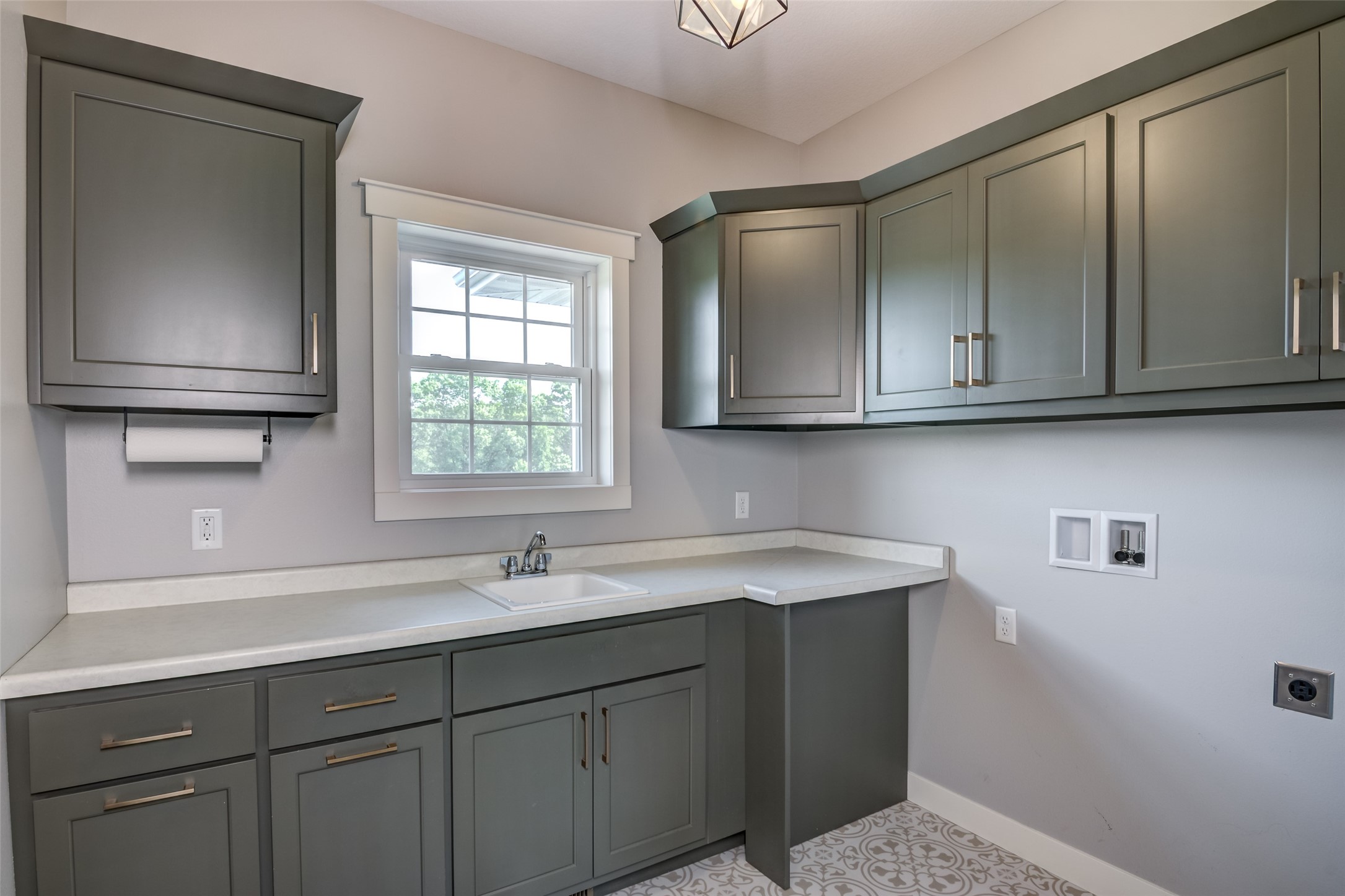 Eau Claire, Wisconsin, 54701, United States, 5 Bedrooms Bedrooms, ,3 BathroomsBathrooms,Residential,For Sale,2049294