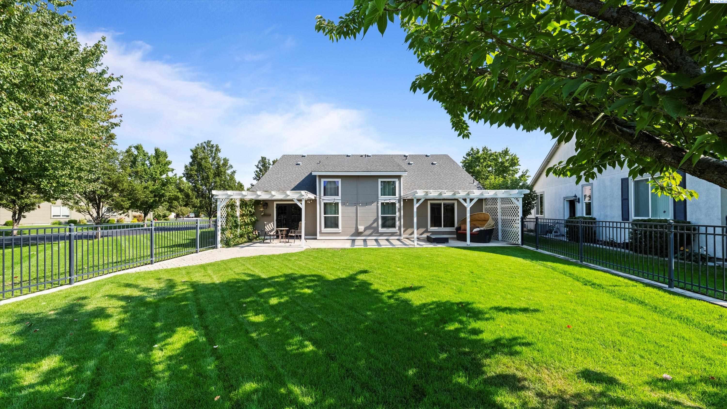 Pasco, Washington, 99301, United States, 4 Bedrooms Bedrooms, ,2 BathroomsBathrooms,Residential,For Sale,1956772